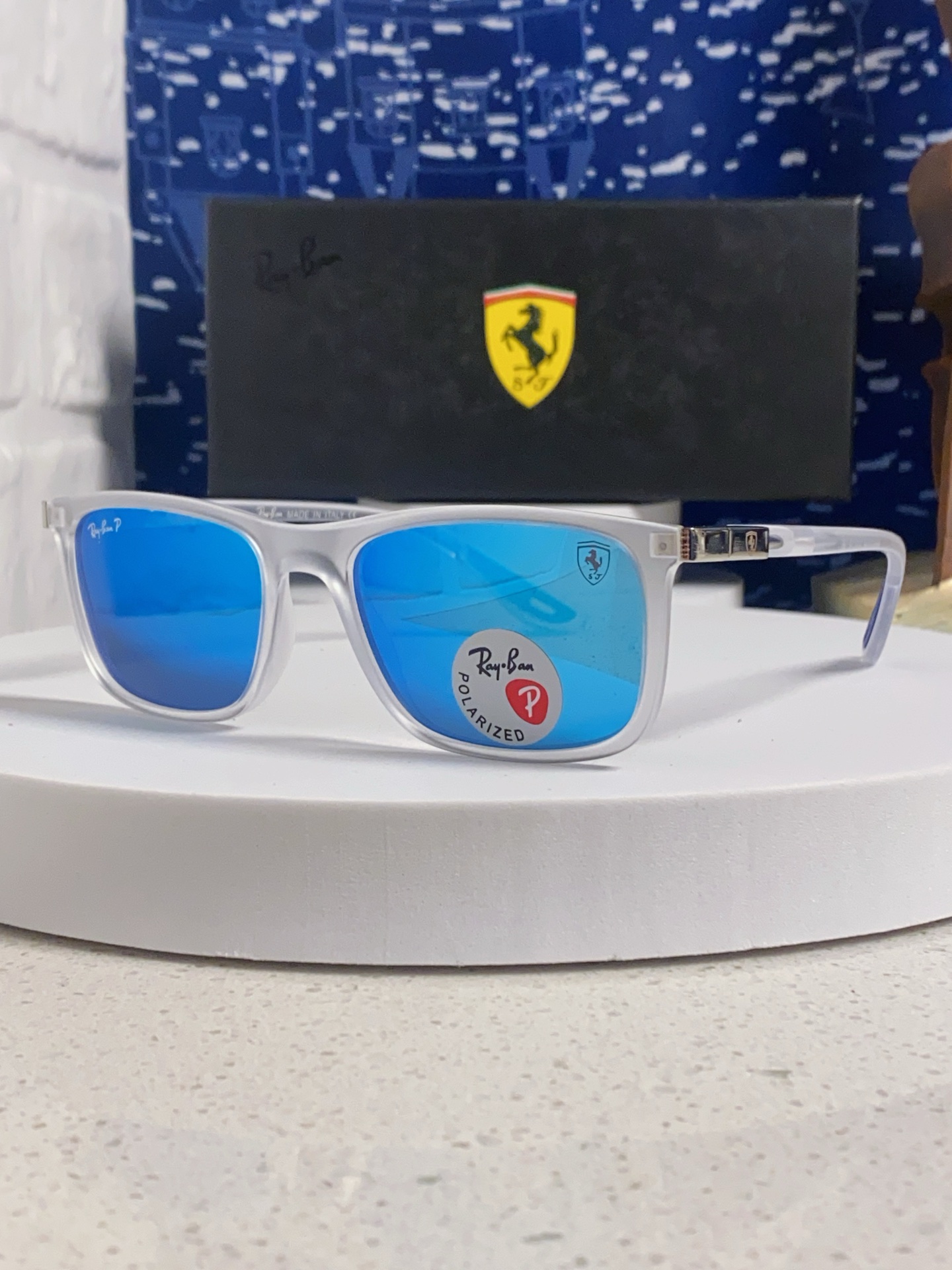  RayBan雷朋 2025新款 高清树脂太阳镜 高端板材墨镜徒步旅行者眼镜开车驾驶 型号RB4433M