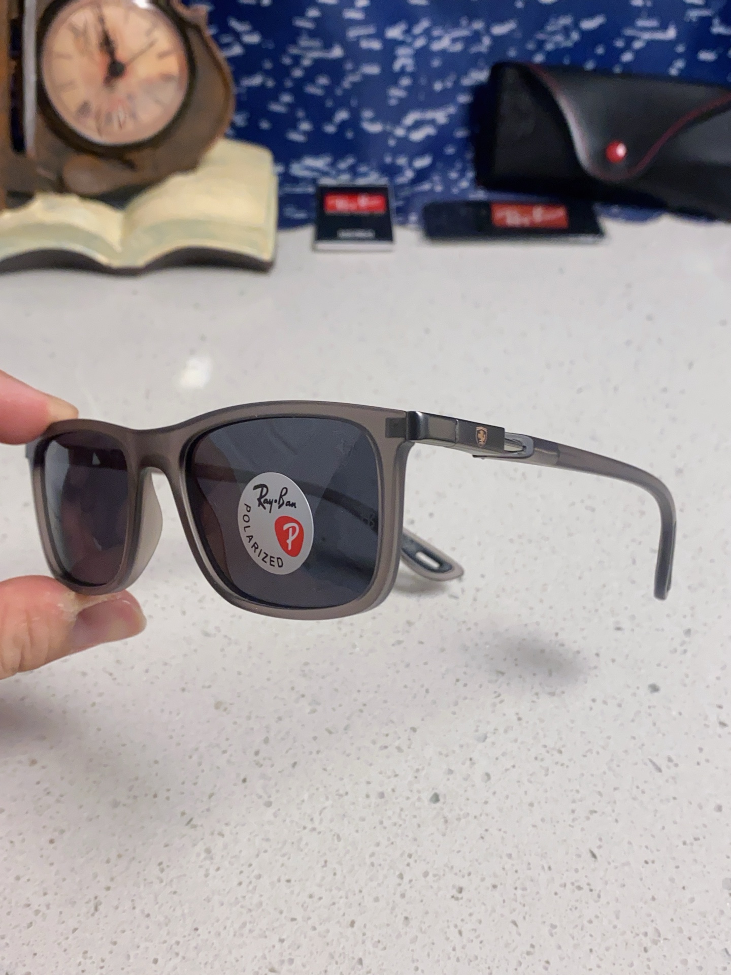  RayBan雷朋 2025新款 高清树脂太阳镜 高端板材墨镜徒步旅行者眼镜开车驾驶 型号RB4433M