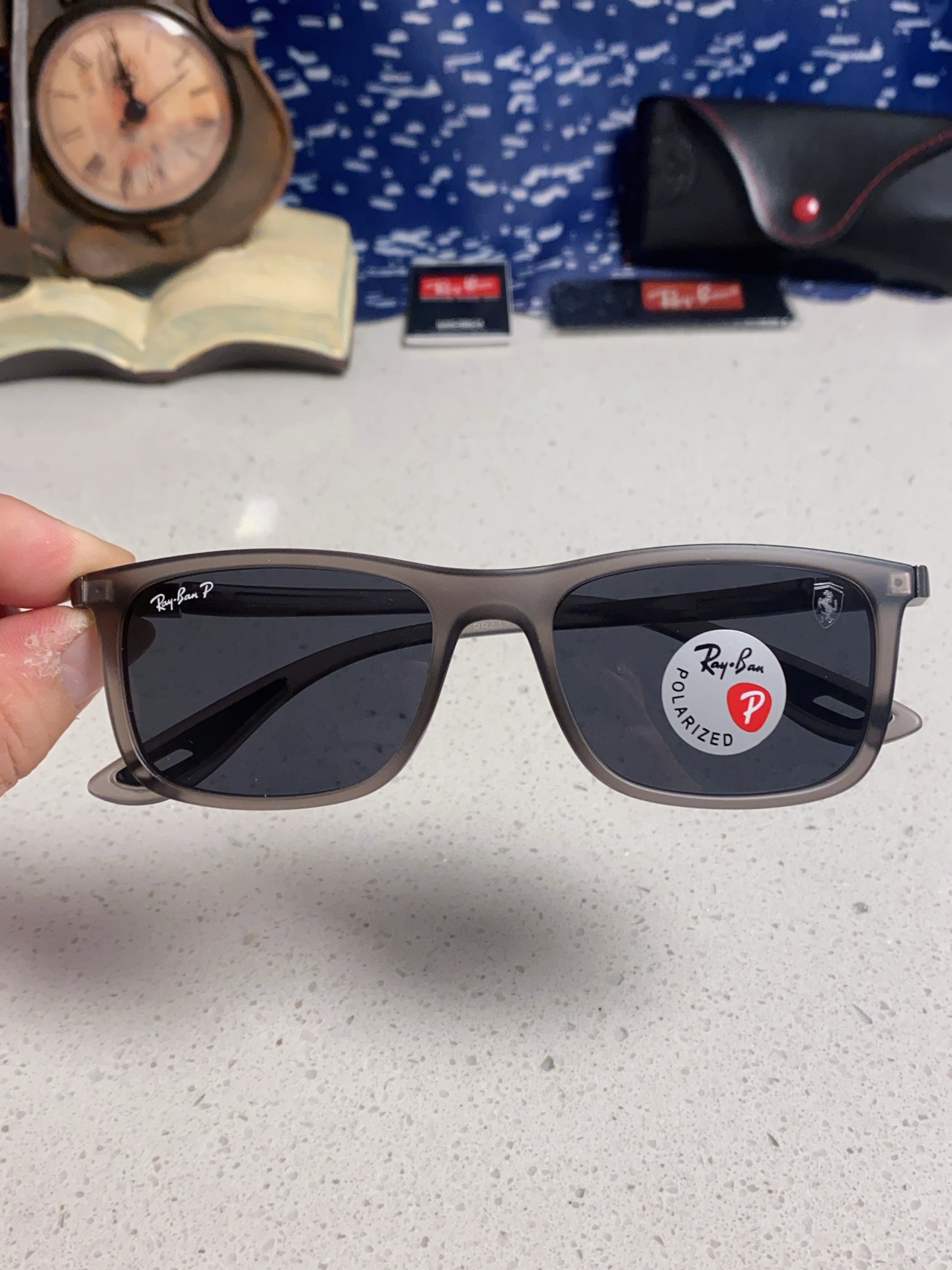  RayBan雷朋 2025新款 高清树脂太阳镜 高端板材墨镜徒步旅行者眼镜开车驾驶 型号RB4433M