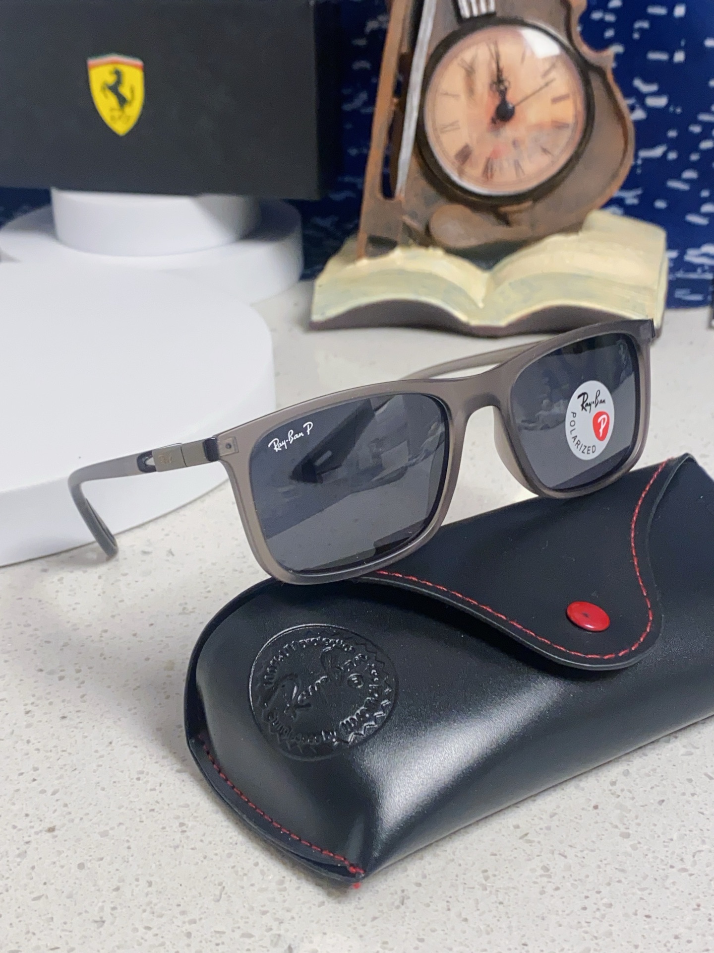  RayBan雷朋 2025新款 高清树脂太阳镜 高端板材墨镜徒步旅行者眼镜开车驾驶 型号RB4433M