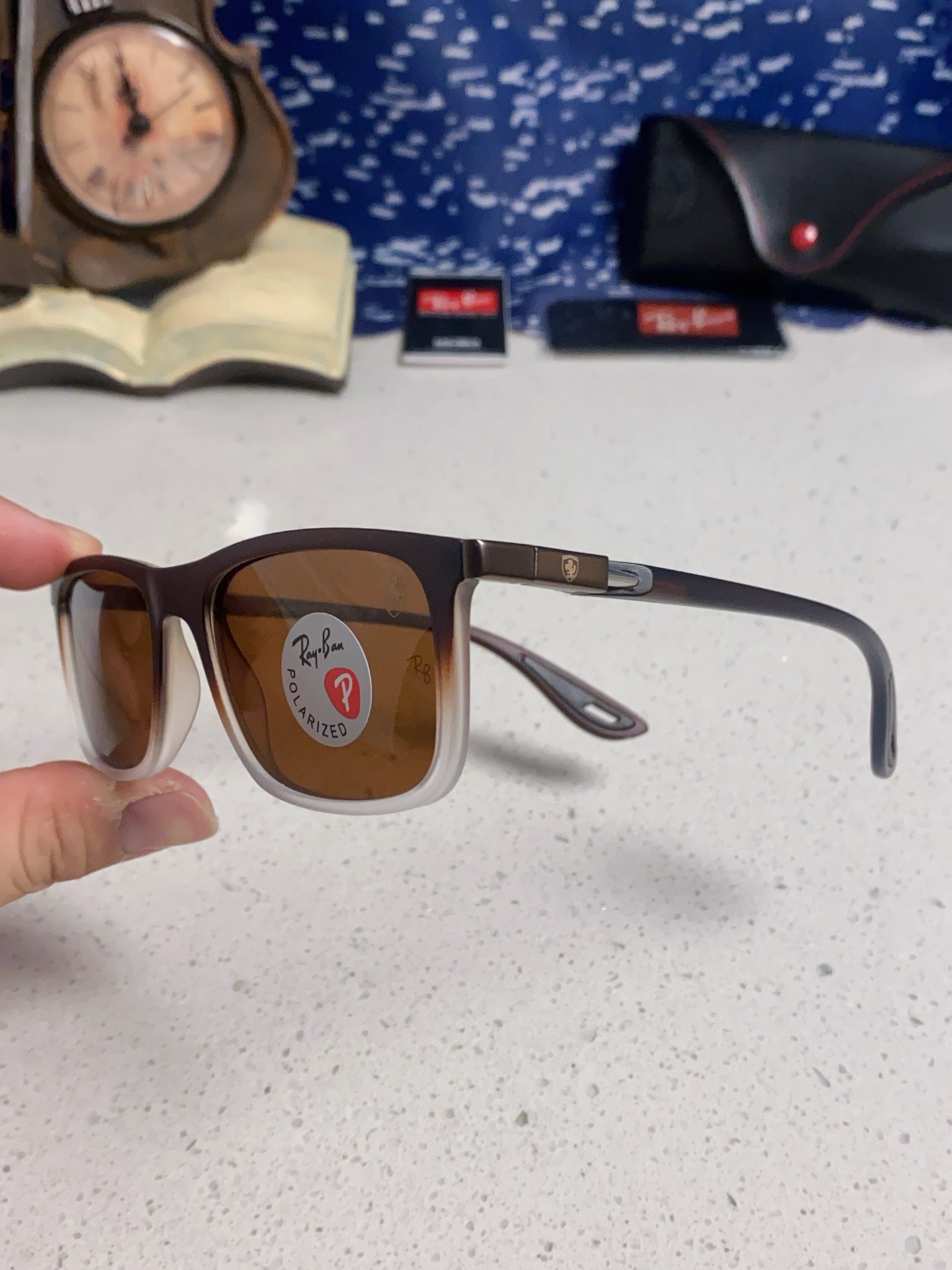  RayBan雷朋 2025新款 高清树脂太阳镜 高端板材墨镜徒步旅行者眼镜开车驾驶 型号RB4433M
