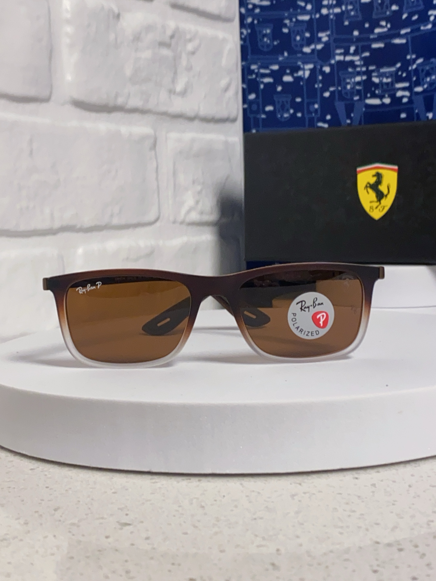  RayBan雷朋 2025新款 高清树脂太阳镜 高端板材墨镜徒步旅行者眼镜开车驾驶 型号RB4433M