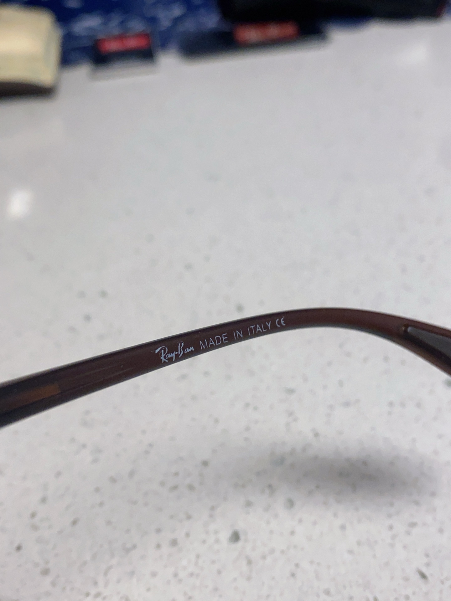  RayBan雷朋 2025新款 高清树脂太阳镜 高端板材墨镜徒步旅行者眼镜开车驾驶 型号RB4433M