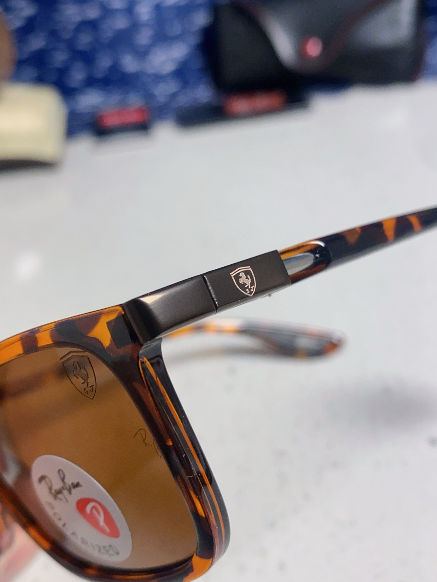  RayBan雷朋 2025新款 高清树脂太阳镜 高端板材墨镜徒步旅行者眼镜开车驾驶 型号RB4433M