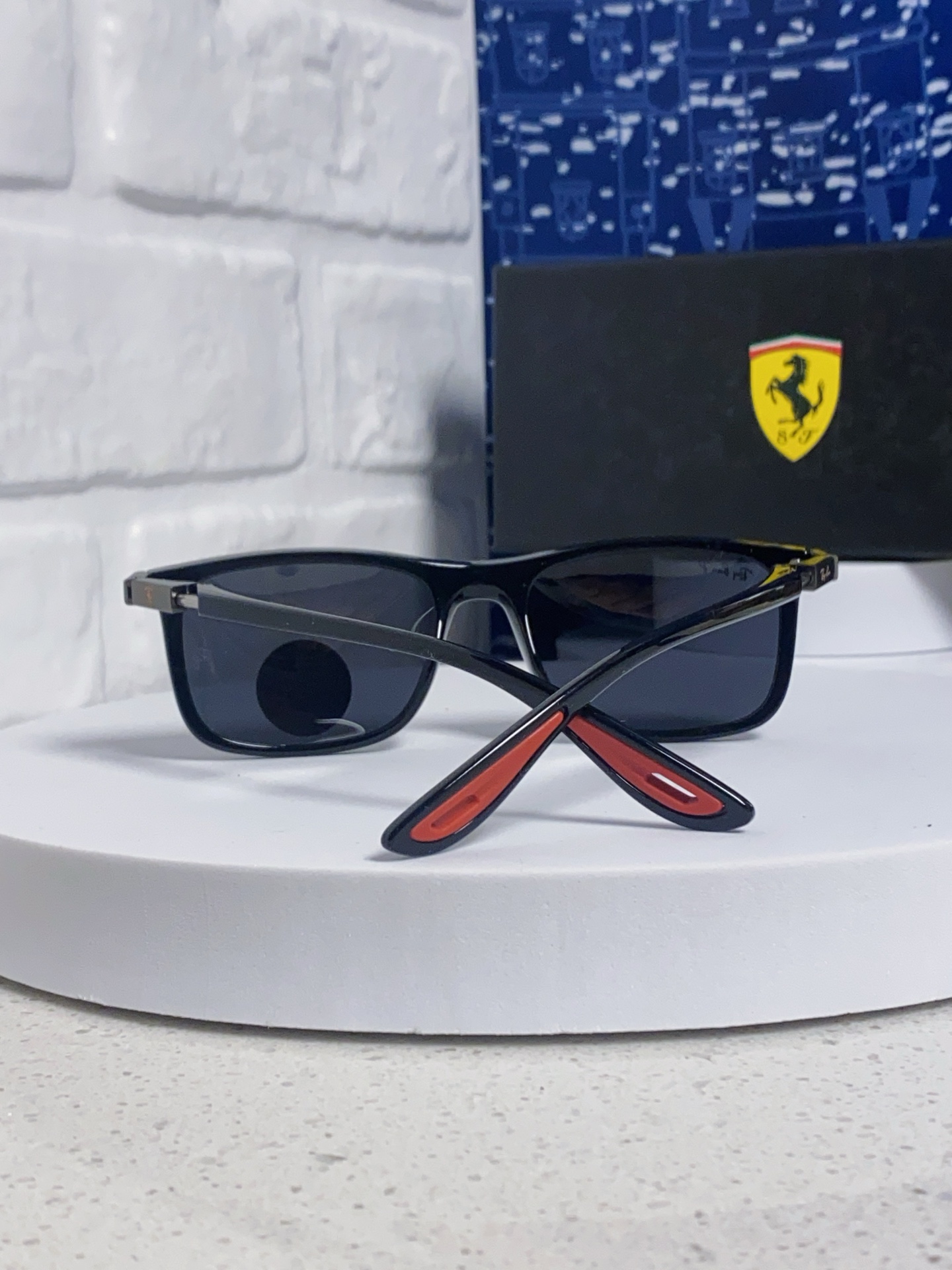  RayBan雷朋 2025新款 高清树脂太阳镜 高端板材墨镜徒步旅行者眼镜开车驾驶 型号RB4433M