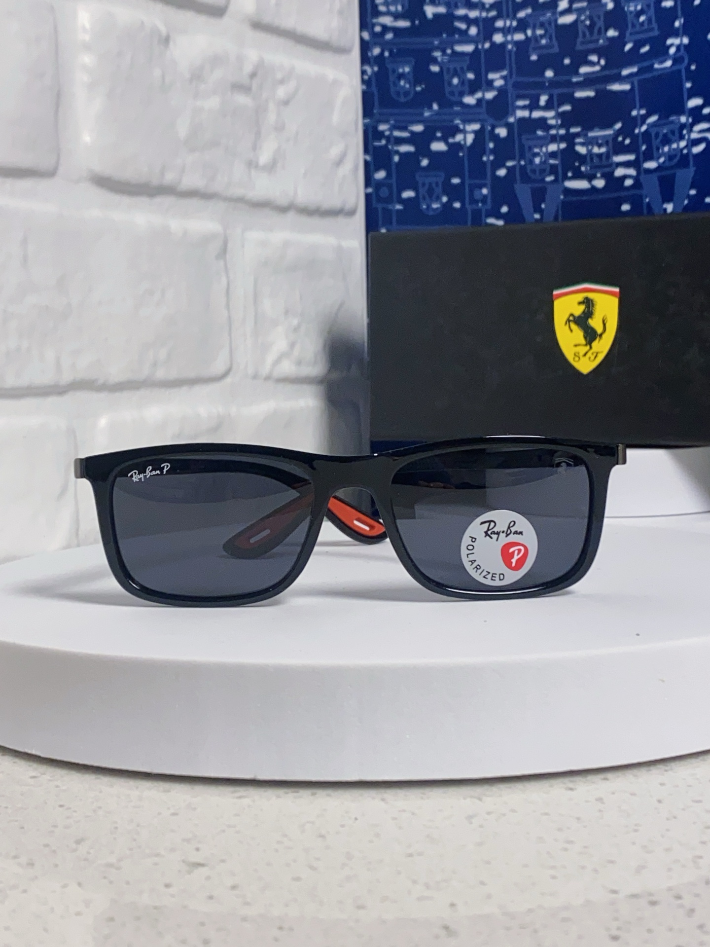  RayBan雷朋 2025新款 高清树脂太阳镜 高端板材墨镜徒步旅行者眼镜开车驾驶 型号RB4433M