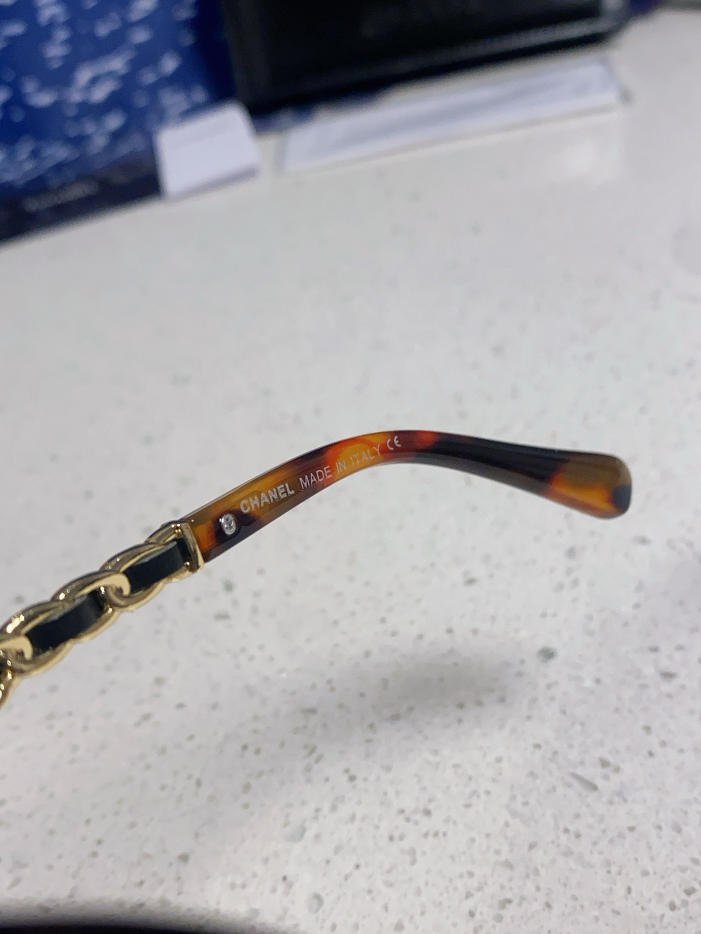  CHANEL香奈儿 新款到色色意大利设计风格，高级进口材料制作，羊皮镜腿设计 Logo镜腿非常好看，现