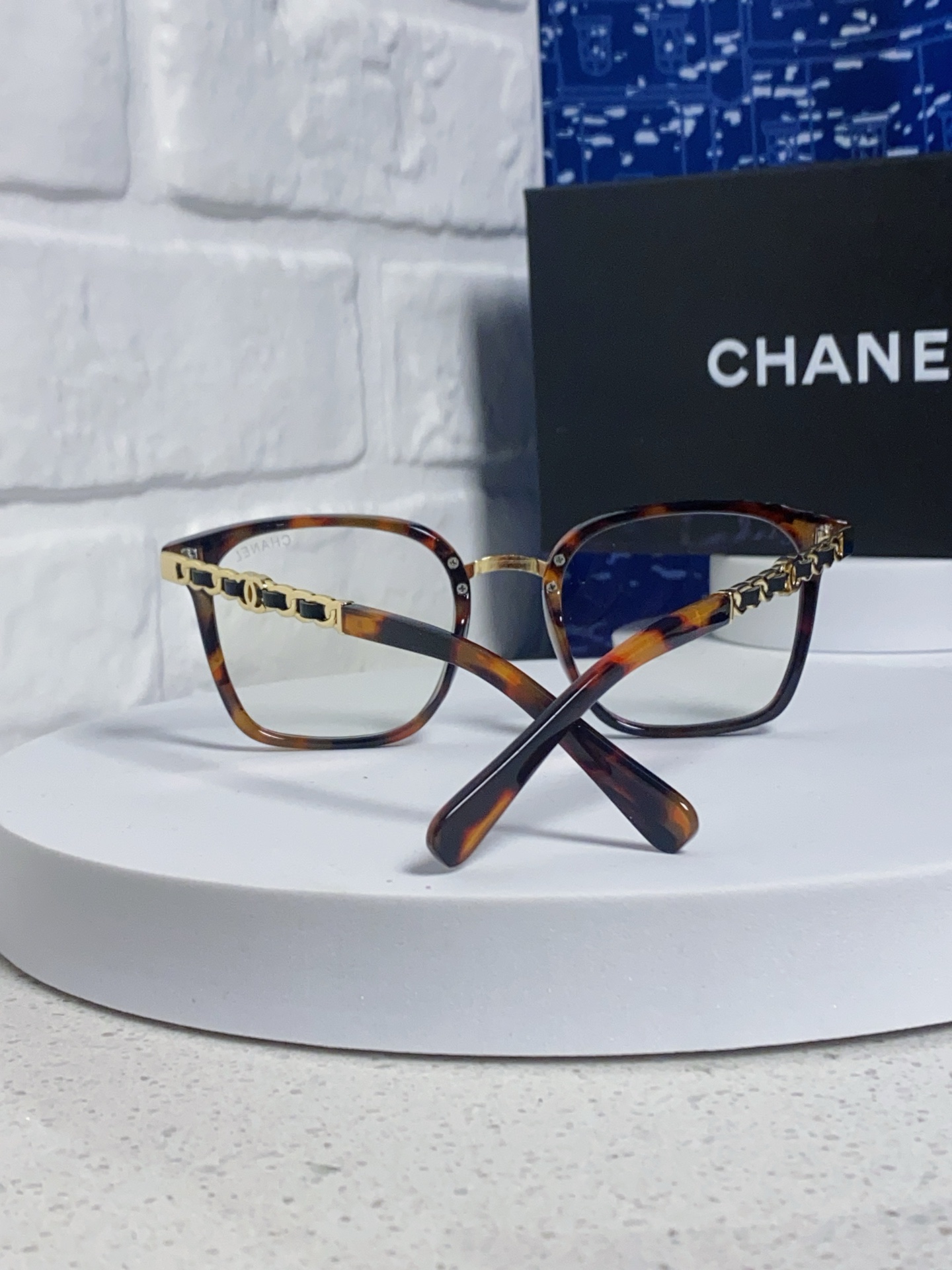  CHANEL香奈儿 新款到色色意大利设计风格，高级进口材料制作，羊皮镜腿设计 Logo镜腿非常好看，现