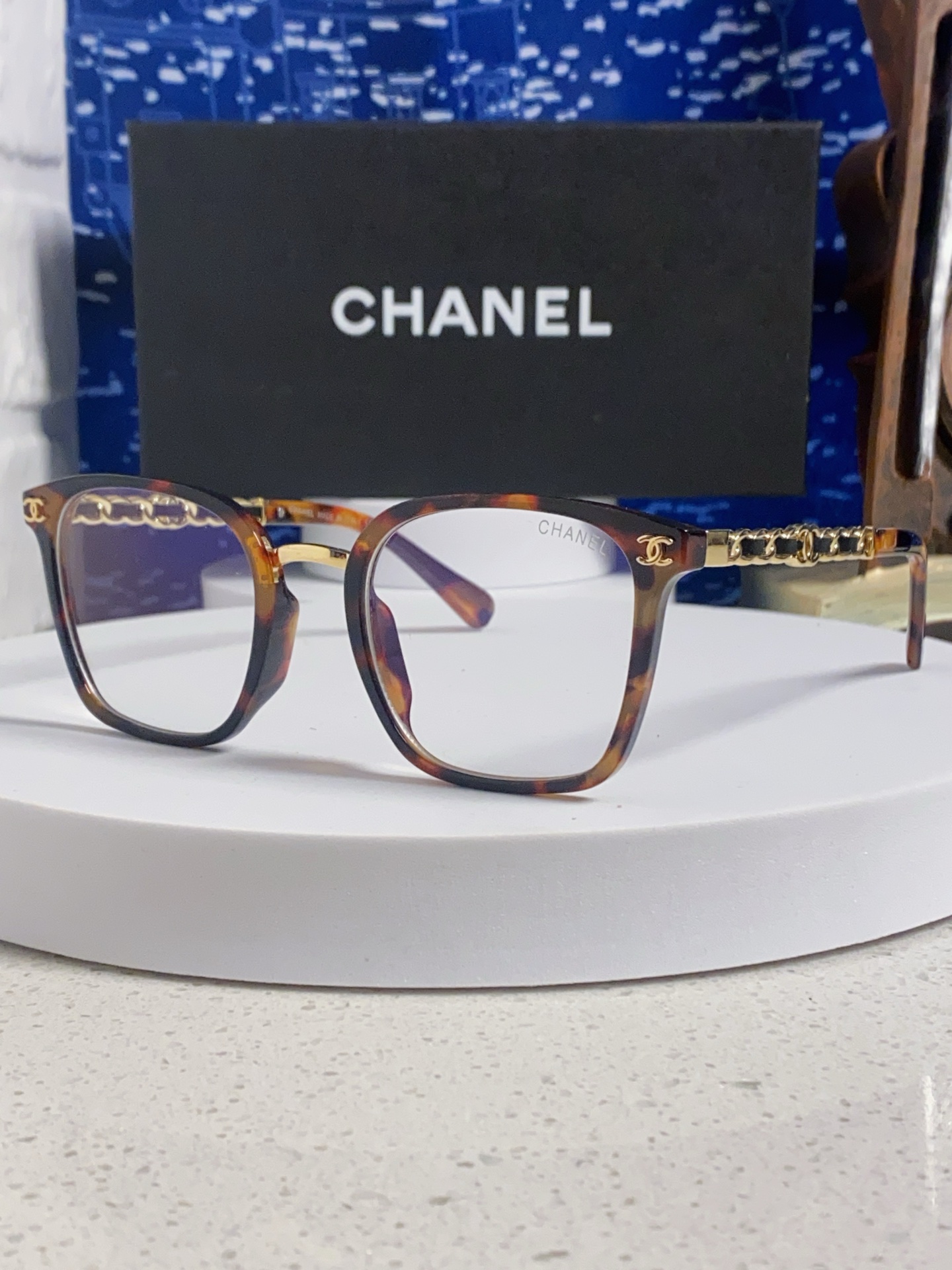  CHANEL香奈儿 新款到色色意大利设计风格，高级进口材料制作，羊皮镜腿设计 Logo镜腿非常好看，现