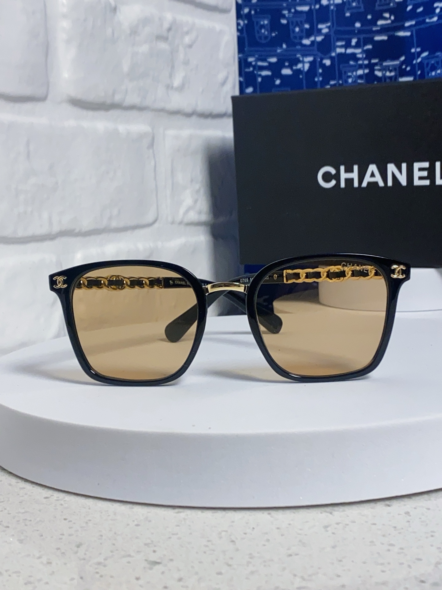  CHANEL香奈儿 新款到色色意大利设计风格，高级进口材料制作，羊皮镜腿设计 Logo镜腿非常好看，现