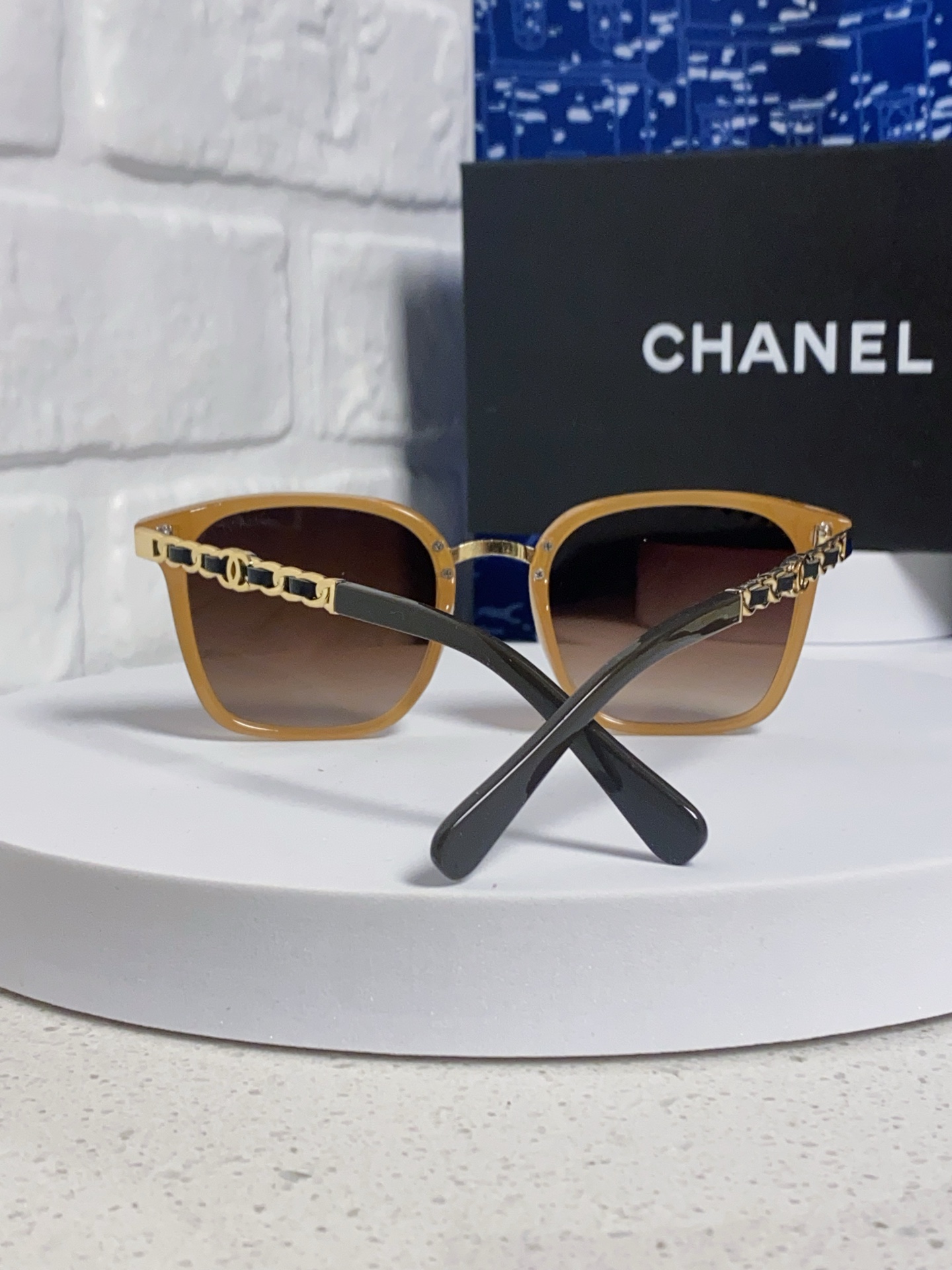 Chanel Sunglasses with Logo Detail, Italian Design, and Premium Materials 4 i1747385376131 4967 0 2
