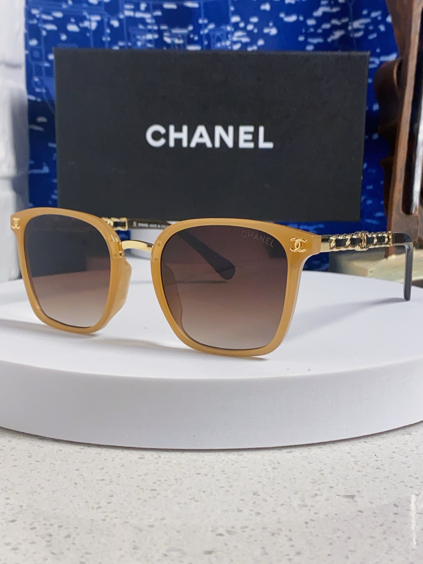 Chanel Sunglasses with Logo Detail, Italian Design, and Premium Materials 2 i1747385376148 2818 0 0