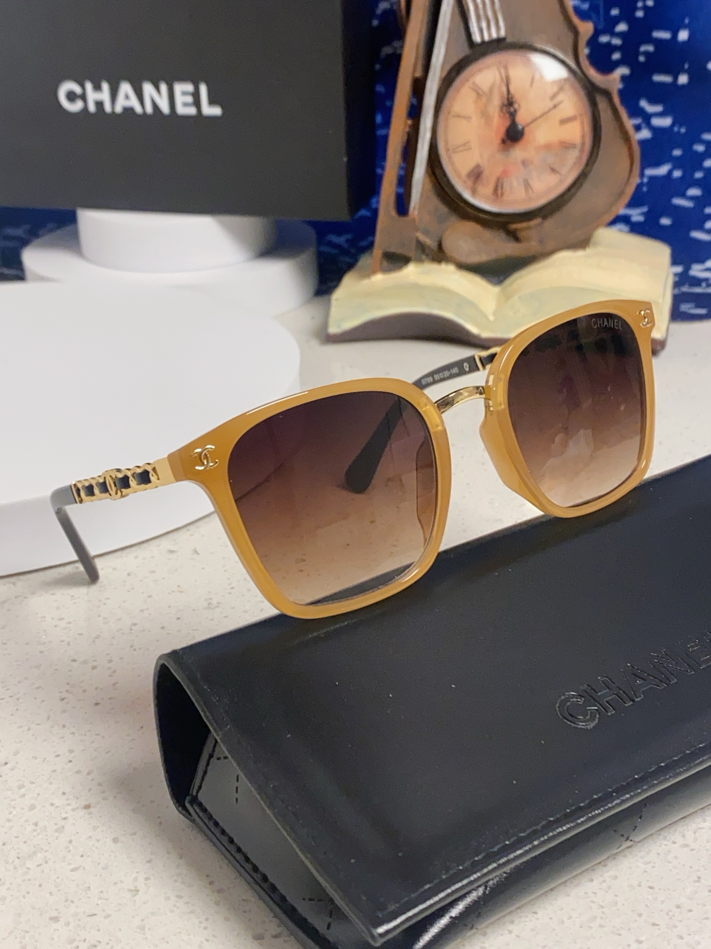 Chanel Sunglasses with Logo Detail, Italian Design, and Premium Materials 11 i1747385377156 1170 0 9