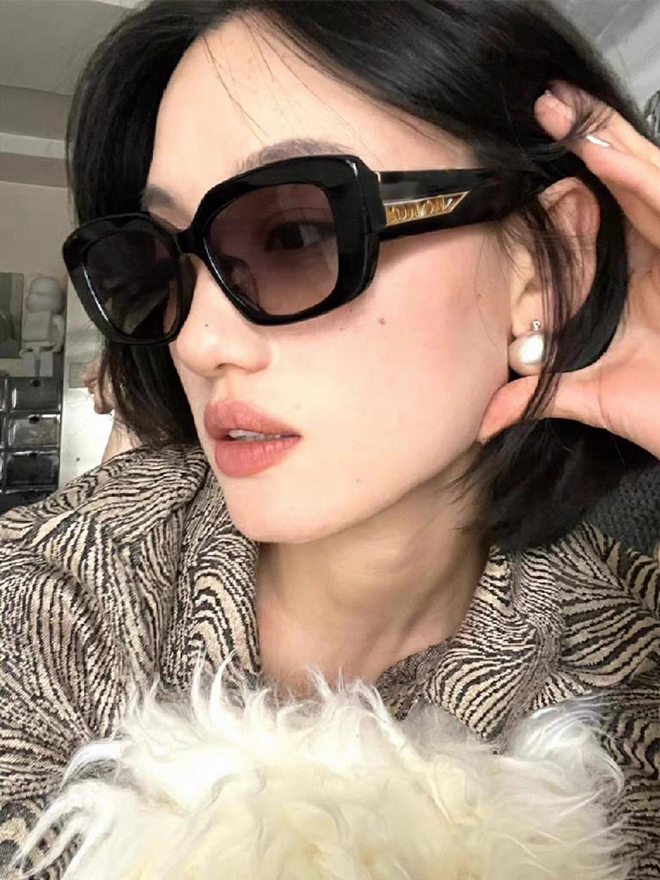  MIUMIU缪缪 2025新款太阳镜方形时尚墨镜个性眼镜 女士偏光眼镜 