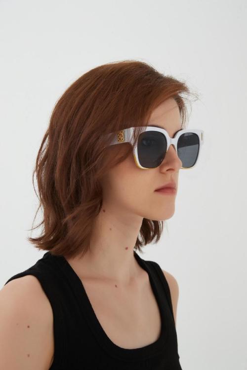 Loewe LW50069 Square Sunglasses | Fashionable, UV Protection, Unisex 1 Loewe LW50069 Square Sunglasses | Fashionable, UV Protection, Unisex