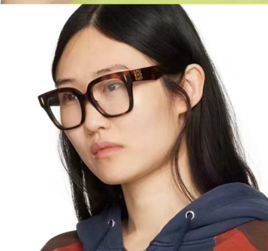 Elegantes Gafas de Sol Loewe LW50069 para Mujer y Hombre con Montura Grande 1 Elegantes Gafas de Sol Loewe LW50069 para Mujer y Hombre con Montura Grande