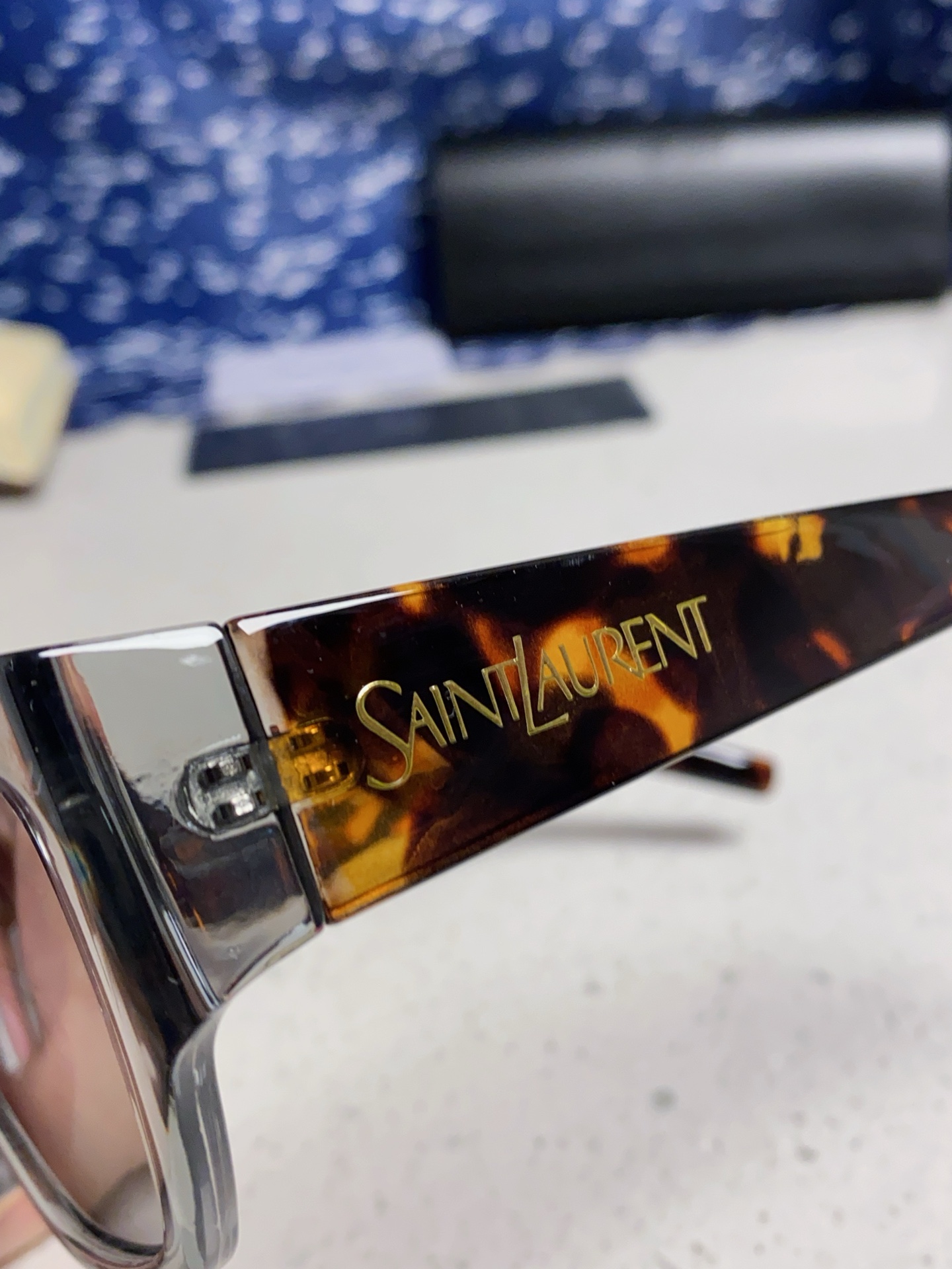  Saint Laurent 圣罗兰YSL 2025新款女士 方形框醋纤太阳眼镜 SL740