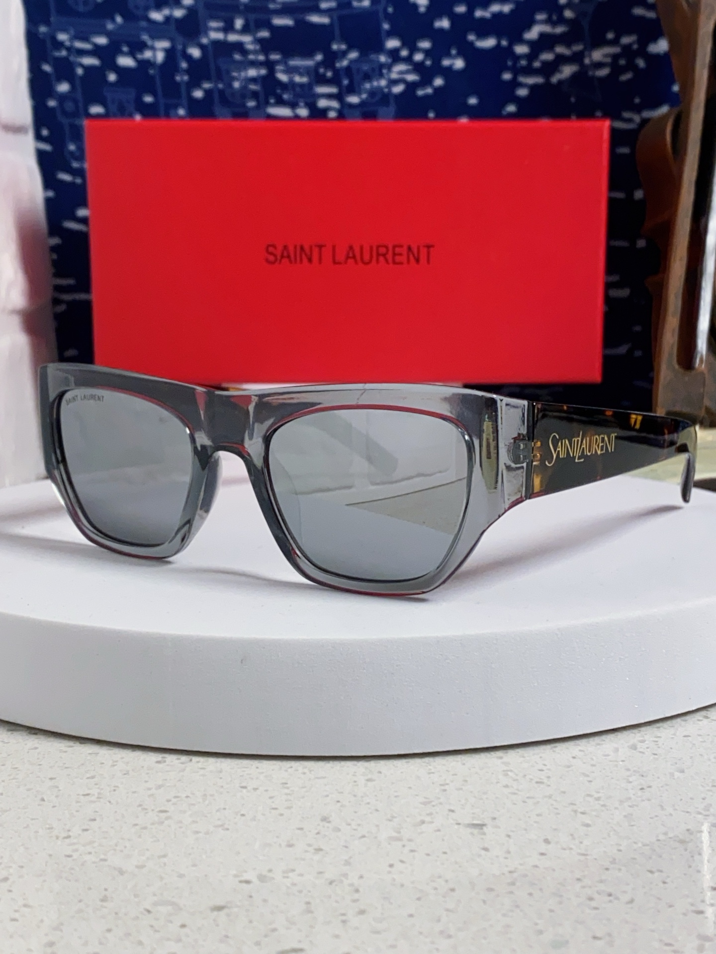  Saint Laurent 圣罗兰YSL 2025新款女士 方形框醋纤太阳眼镜 SL740