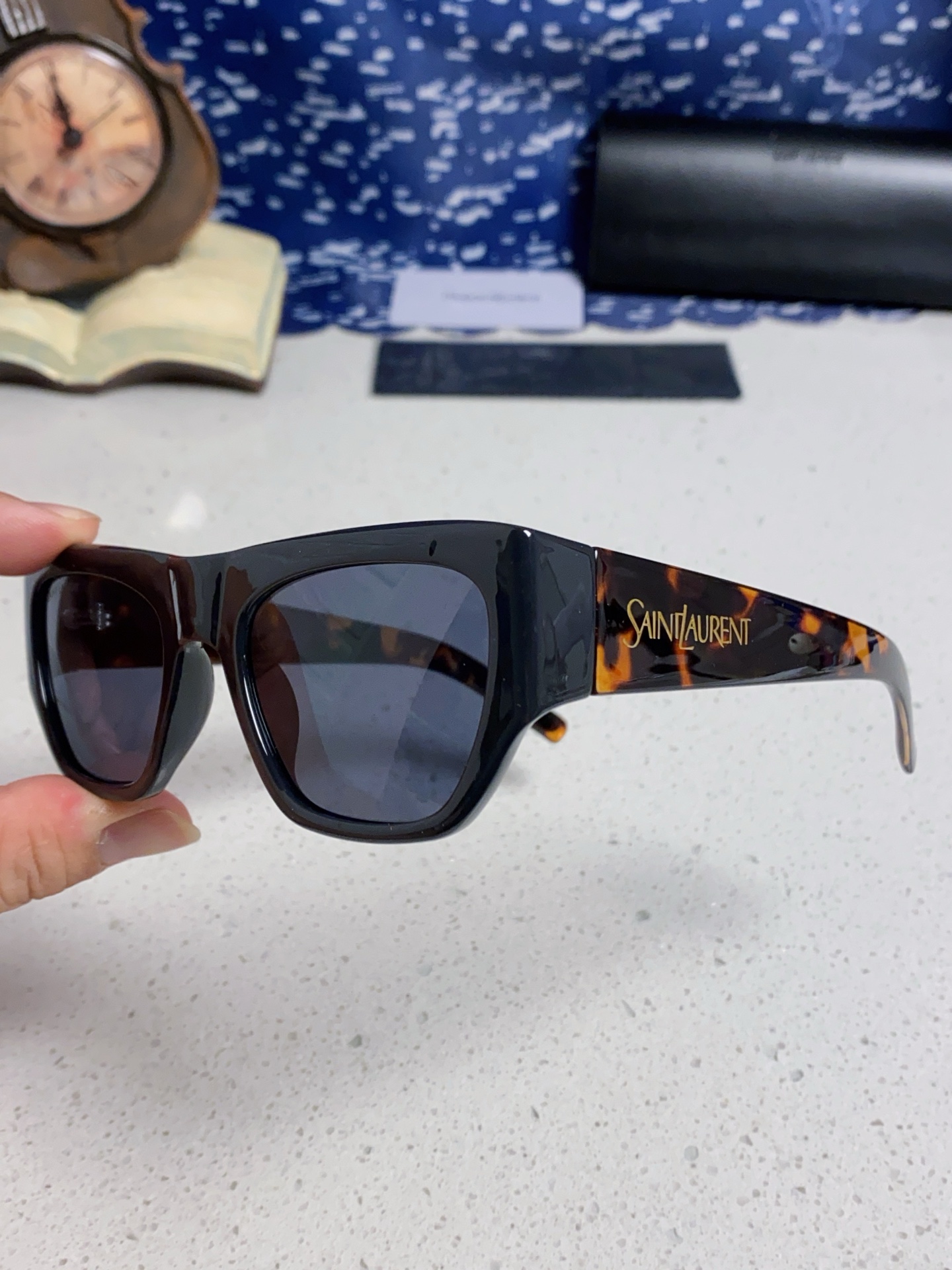  Saint Laurent 圣罗兰YSL 2025新款女士 方形框醋纤太阳眼镜 SL740