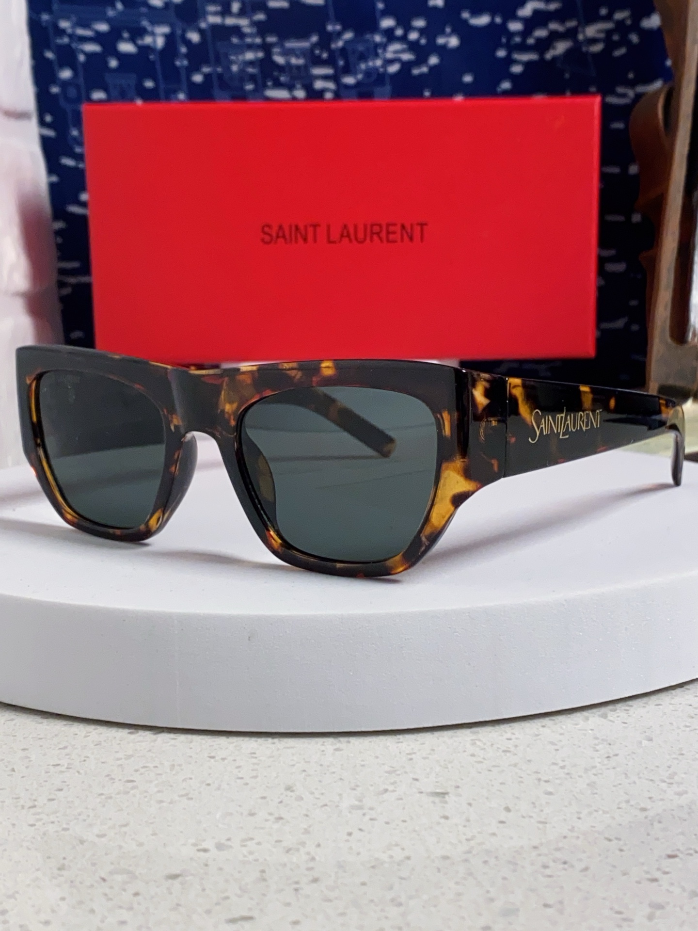  Saint Laurent 圣罗兰YSL 2025新款女士 方形框醋纤太阳眼镜 SL740