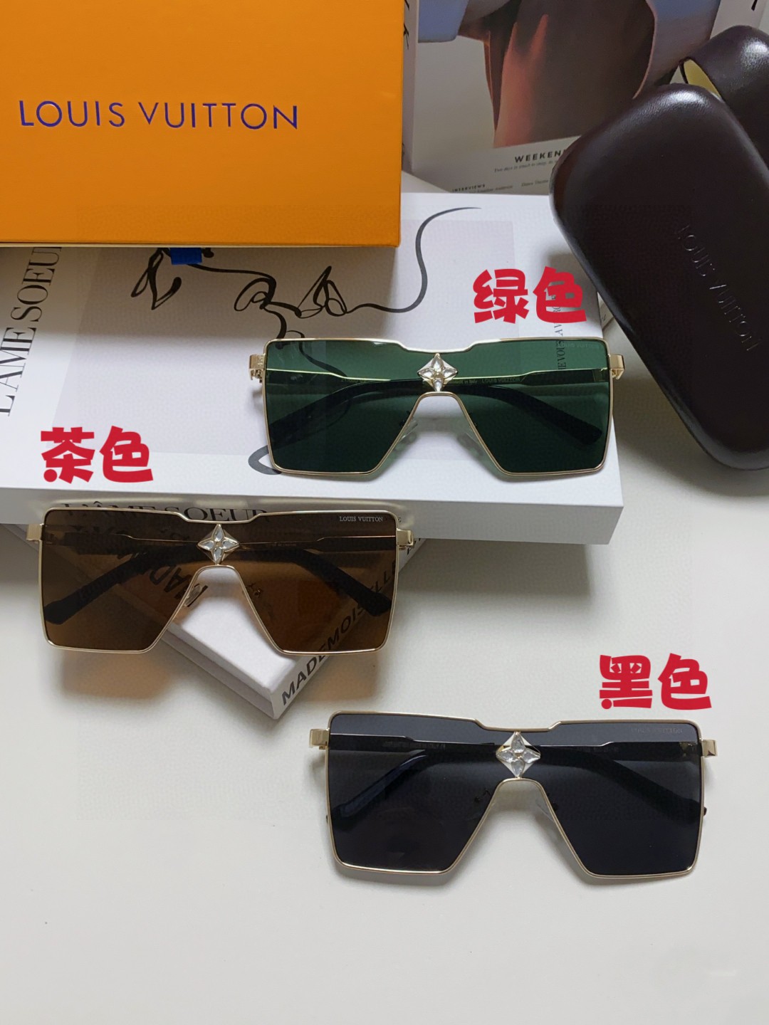  LV 路易威登 今年最新时尚走秀款 型号Z1700U 立体金属方款连体设计 标识优雅点缀桩头和镜片点缀