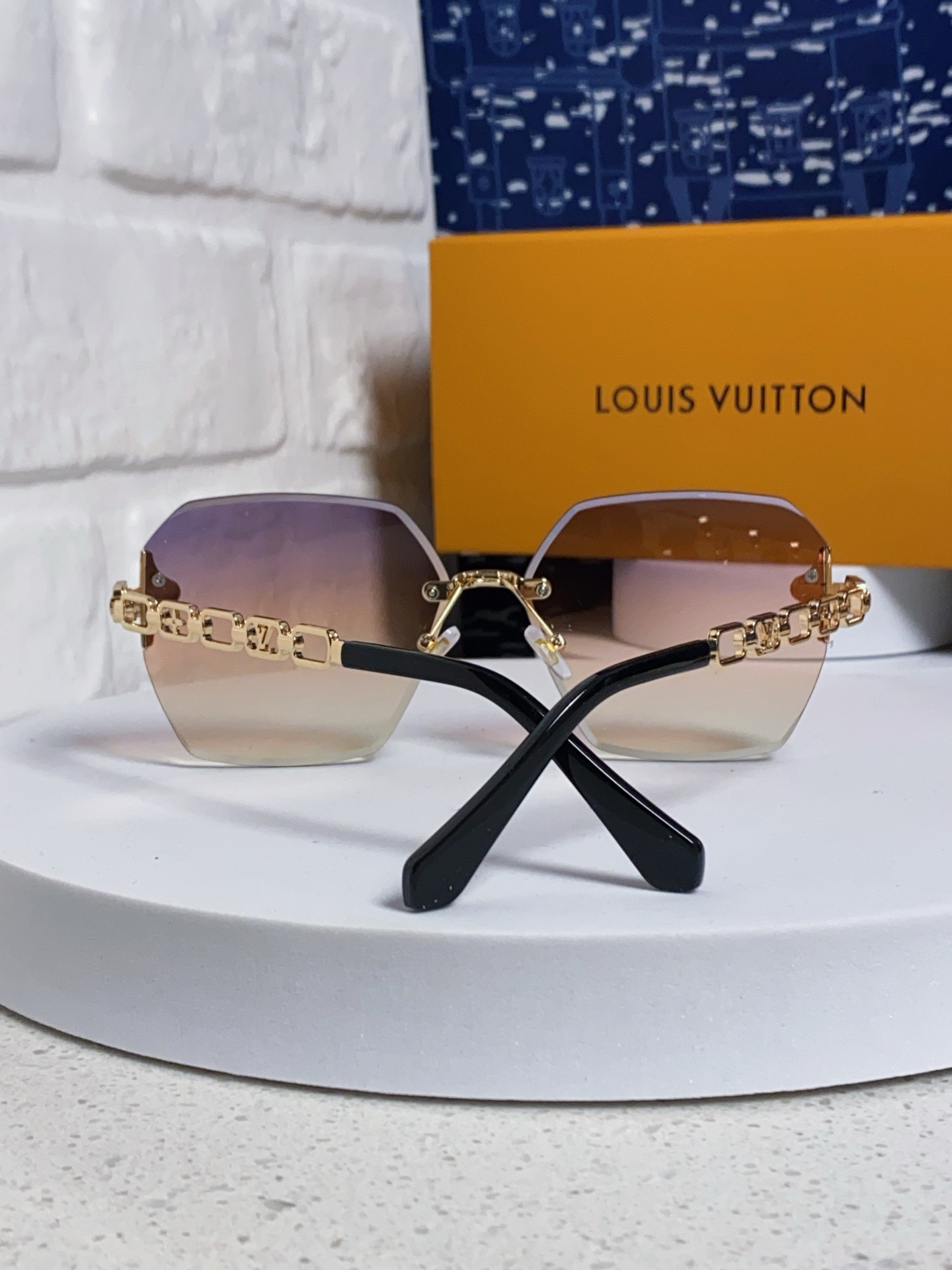  Louis Vuitton 路易威登 2025新款Lv复古切边渐变风时尚太阳镜女大框潮防紫外线 男女通