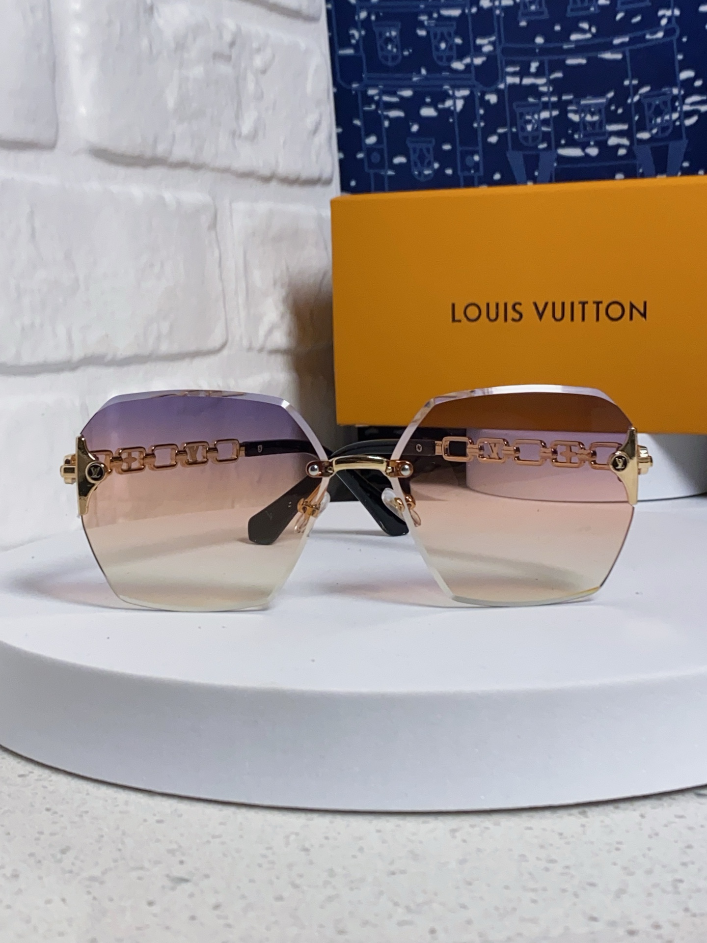  Louis Vuitton 路易威登 2025新款Lv复古切边渐变风时尚太阳镜女大框潮防紫外线 男女通