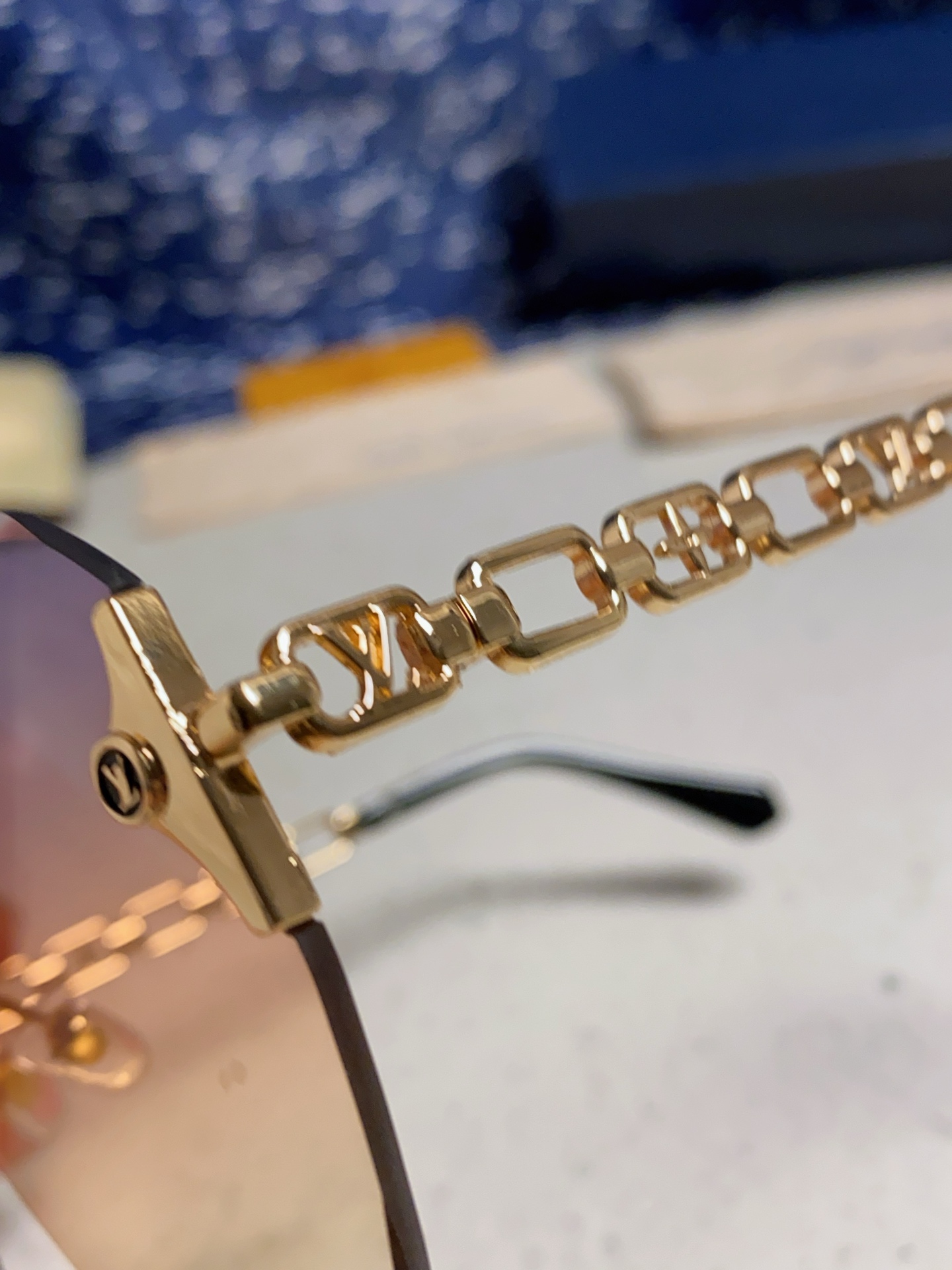  Louis Vuitton 路易威登 2025新款Lv复古切边渐变风时尚太阳镜女大框潮防紫外线 男女通