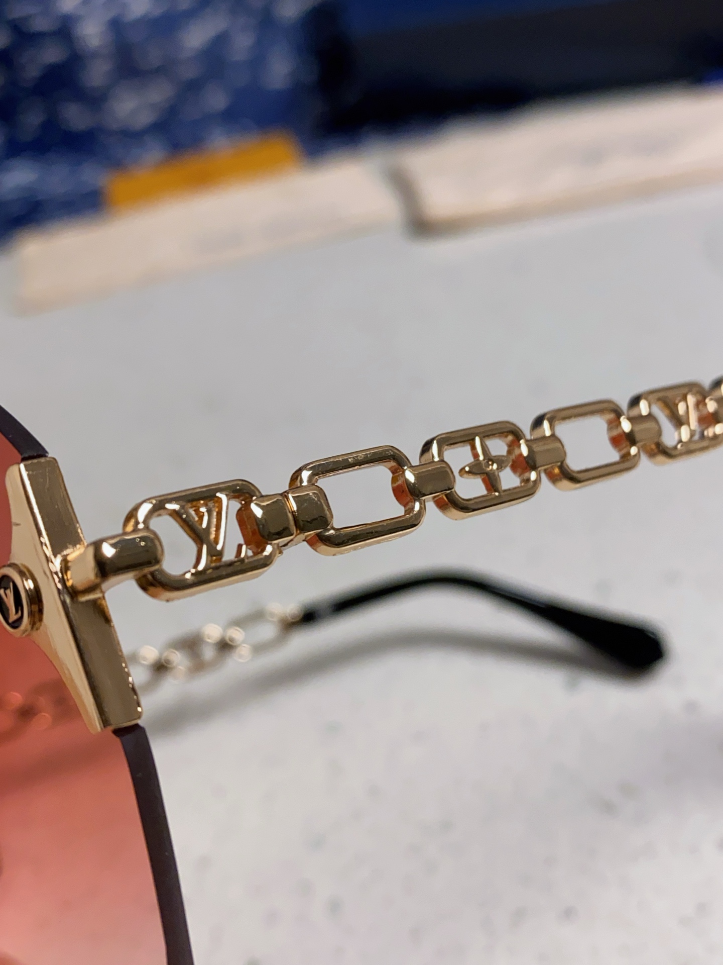  Louis Vuitton 路易威登 2025新款Lv复古切边渐变风时尚太阳镜女大框潮防紫外线 男女通