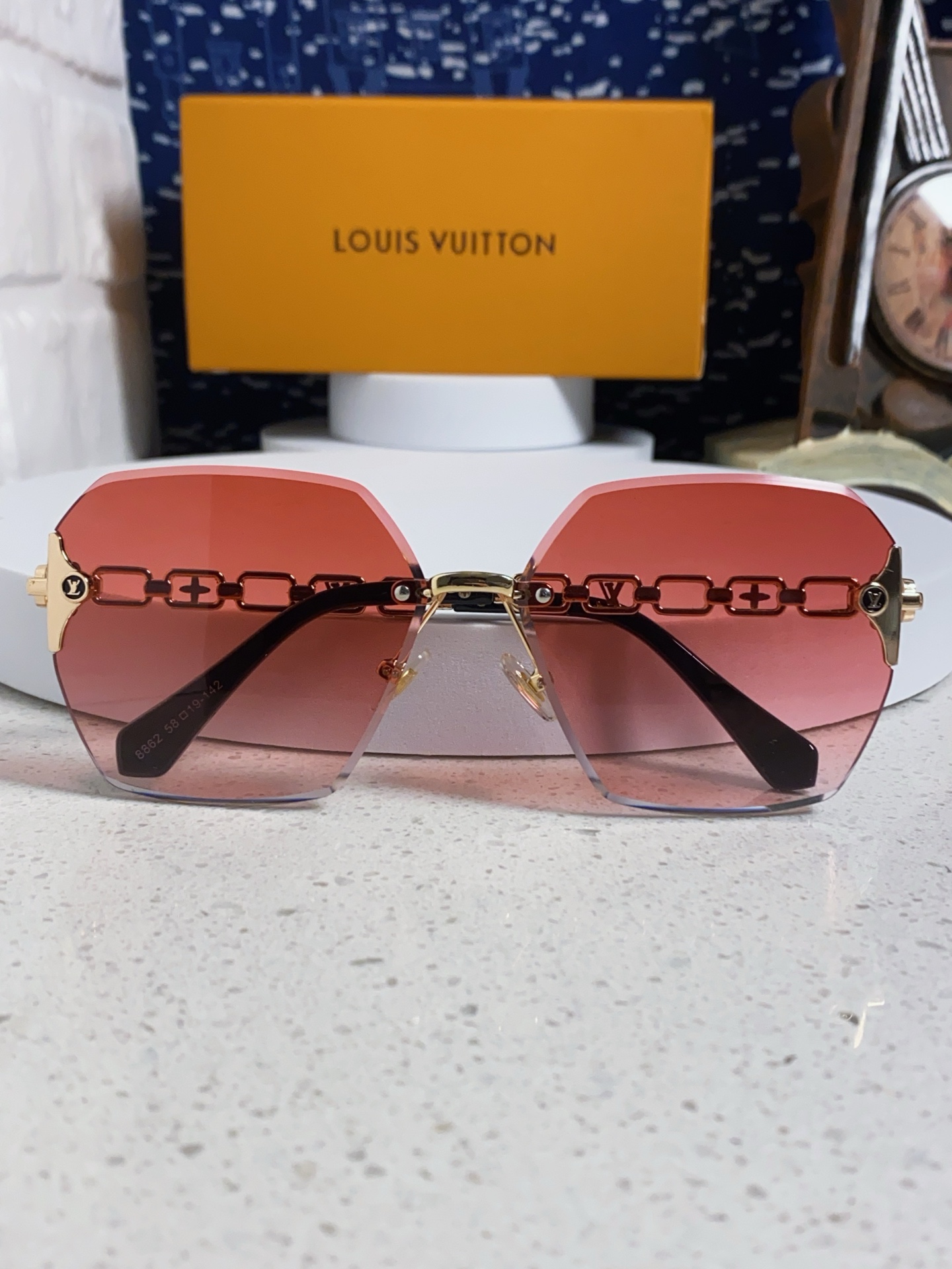  Louis Vuitton 路易威登 2025新款Lv复古切边渐变风时尚太阳镜女大框潮防紫外线 男女通