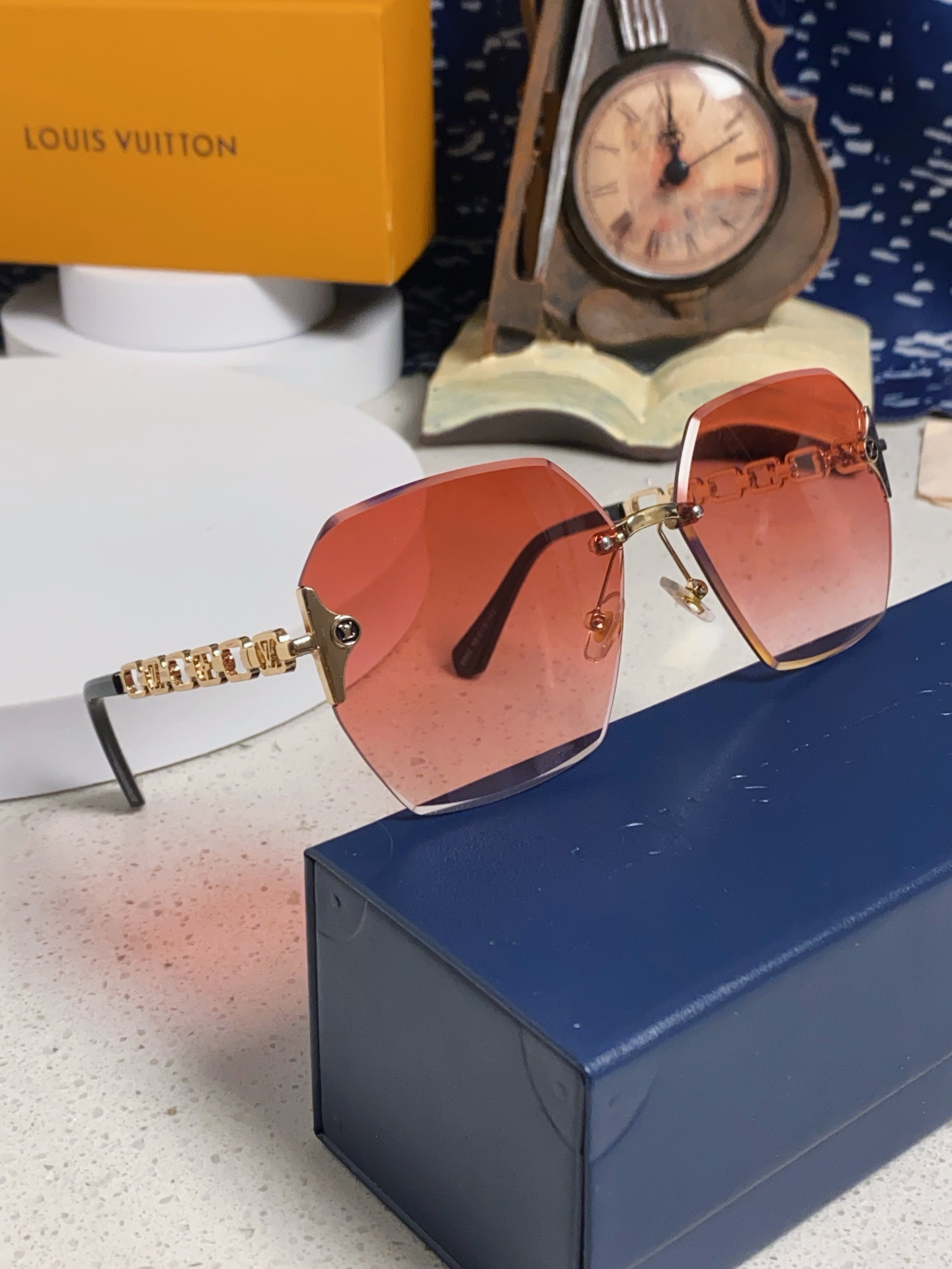  Louis Vuitton 路易威登 2025新款Lv复古切边渐变风时尚太阳镜女大框潮防紫外线 男女通