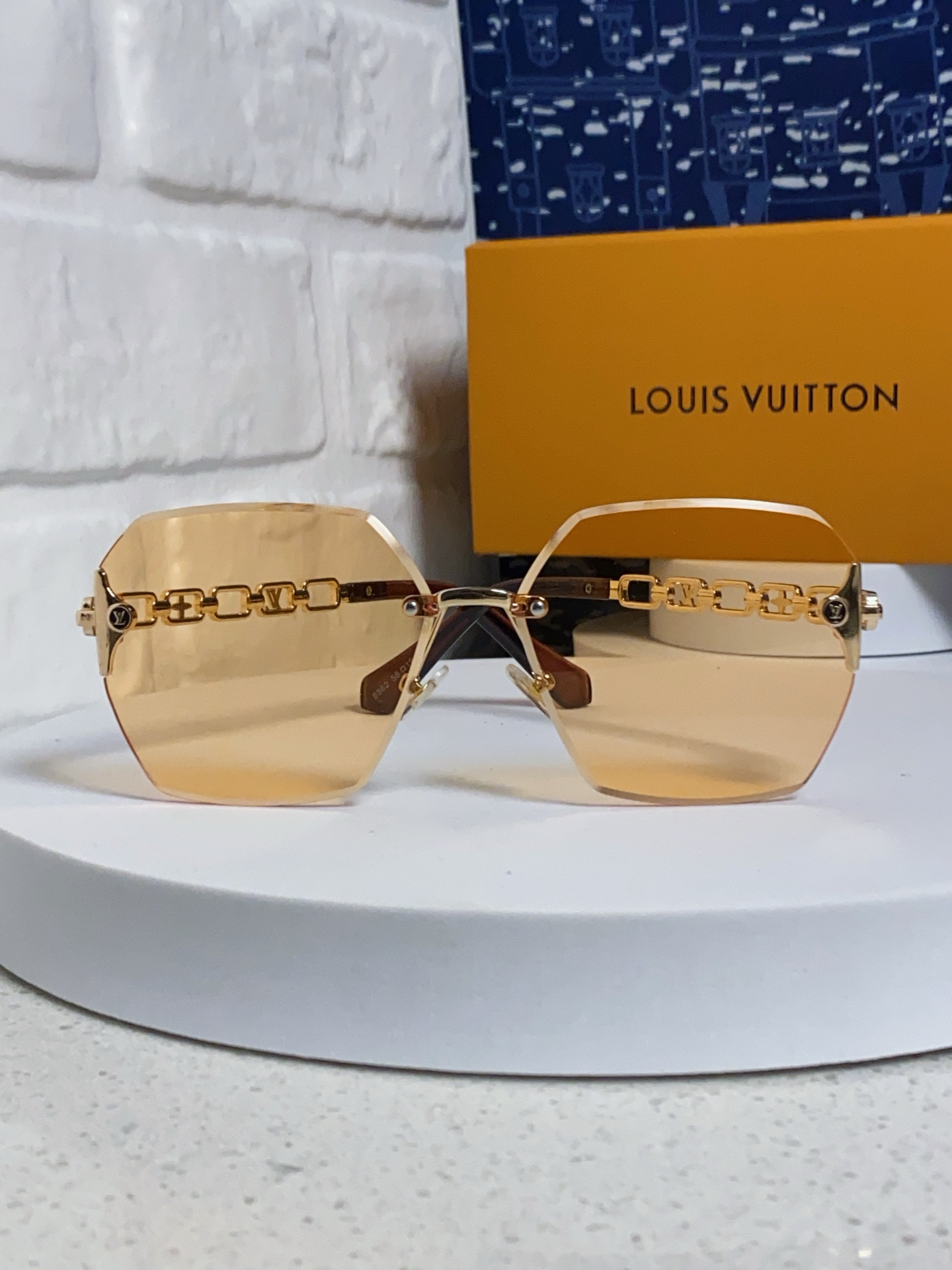  Louis Vuitton 路易威登 2025新款Lv复古切边渐变风时尚太阳镜女大框潮防紫外线 男女通
