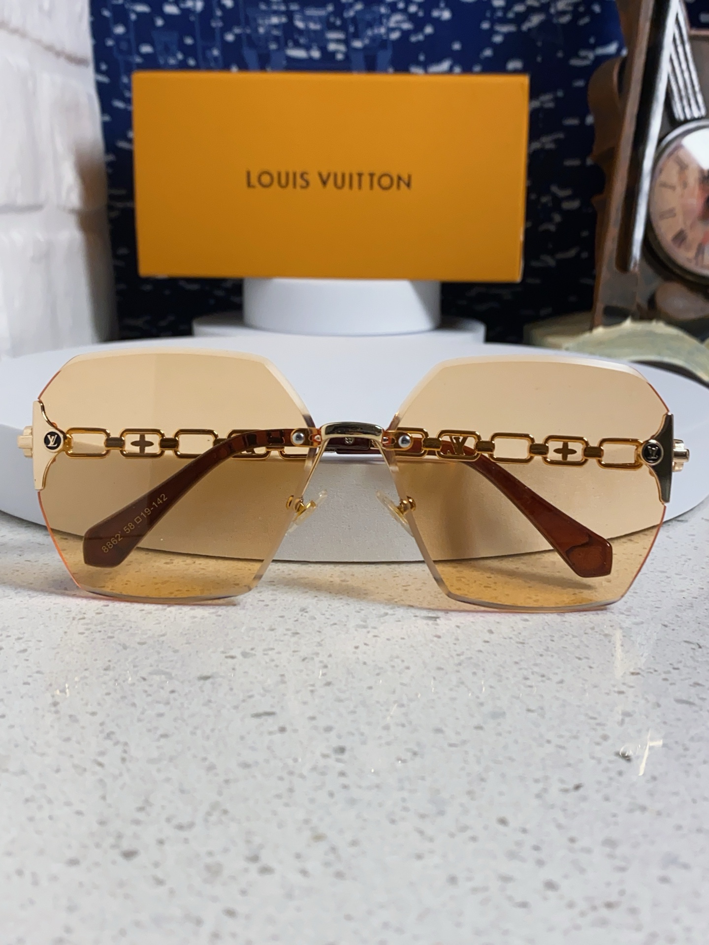  Louis Vuitton 路易威登 2025新款Lv复古切边渐变风时尚太阳镜女大框潮防紫外线 男女通