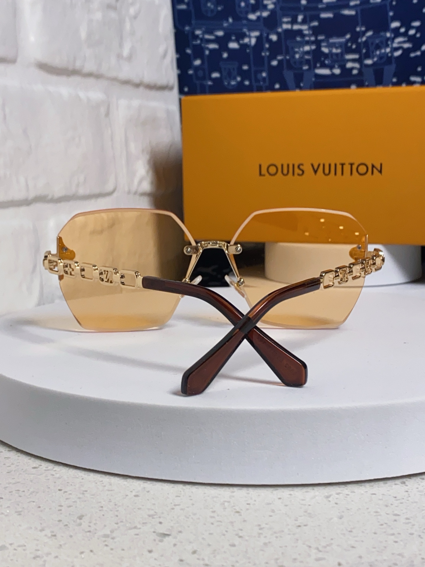  Louis Vuitton 路易威登 2025新款Lv复古切边渐变风时尚太阳镜女大框潮防紫外线 男女通
