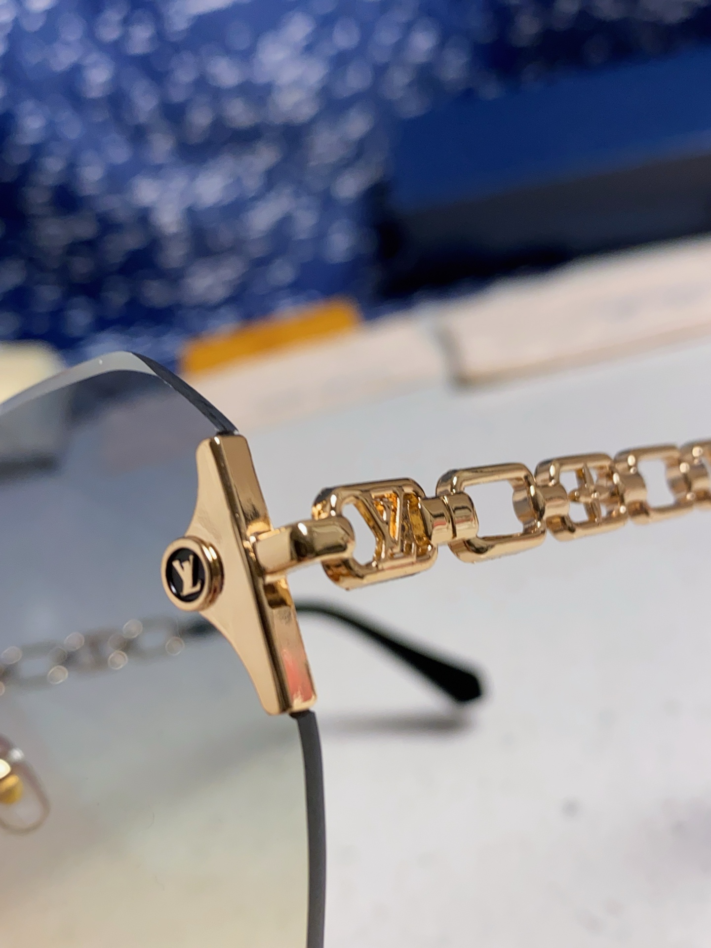  Louis Vuitton 路易威登 2025新款Lv复古切边渐变风时尚太阳镜女大框潮防紫外线 男女通