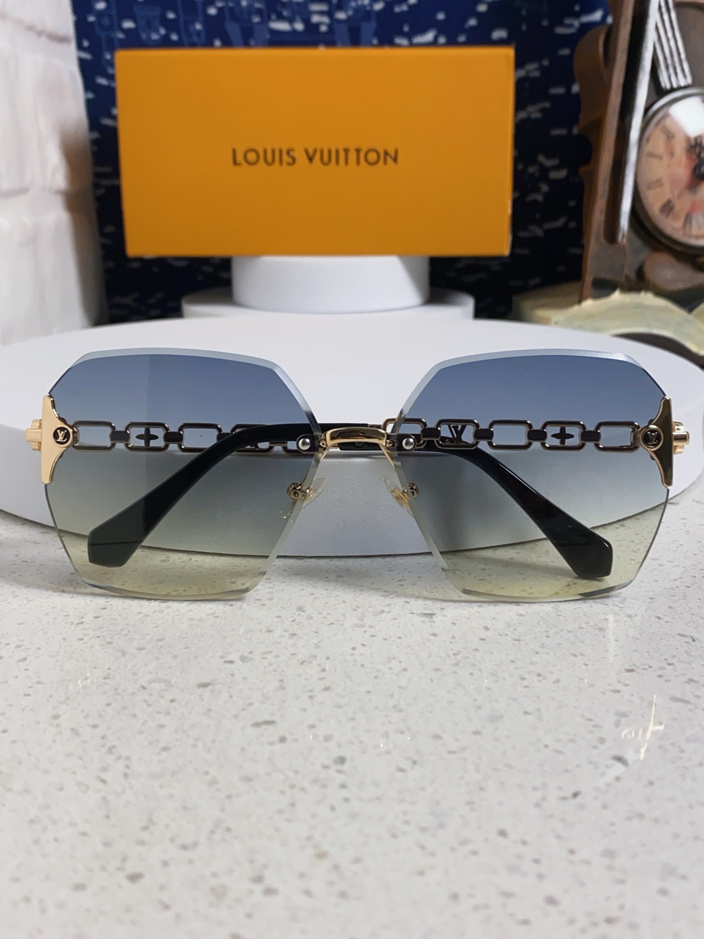  Louis Vuitton 路易威登 2025新款Lv复古切边渐变风时尚太阳镜女大框潮防紫外线 男女通