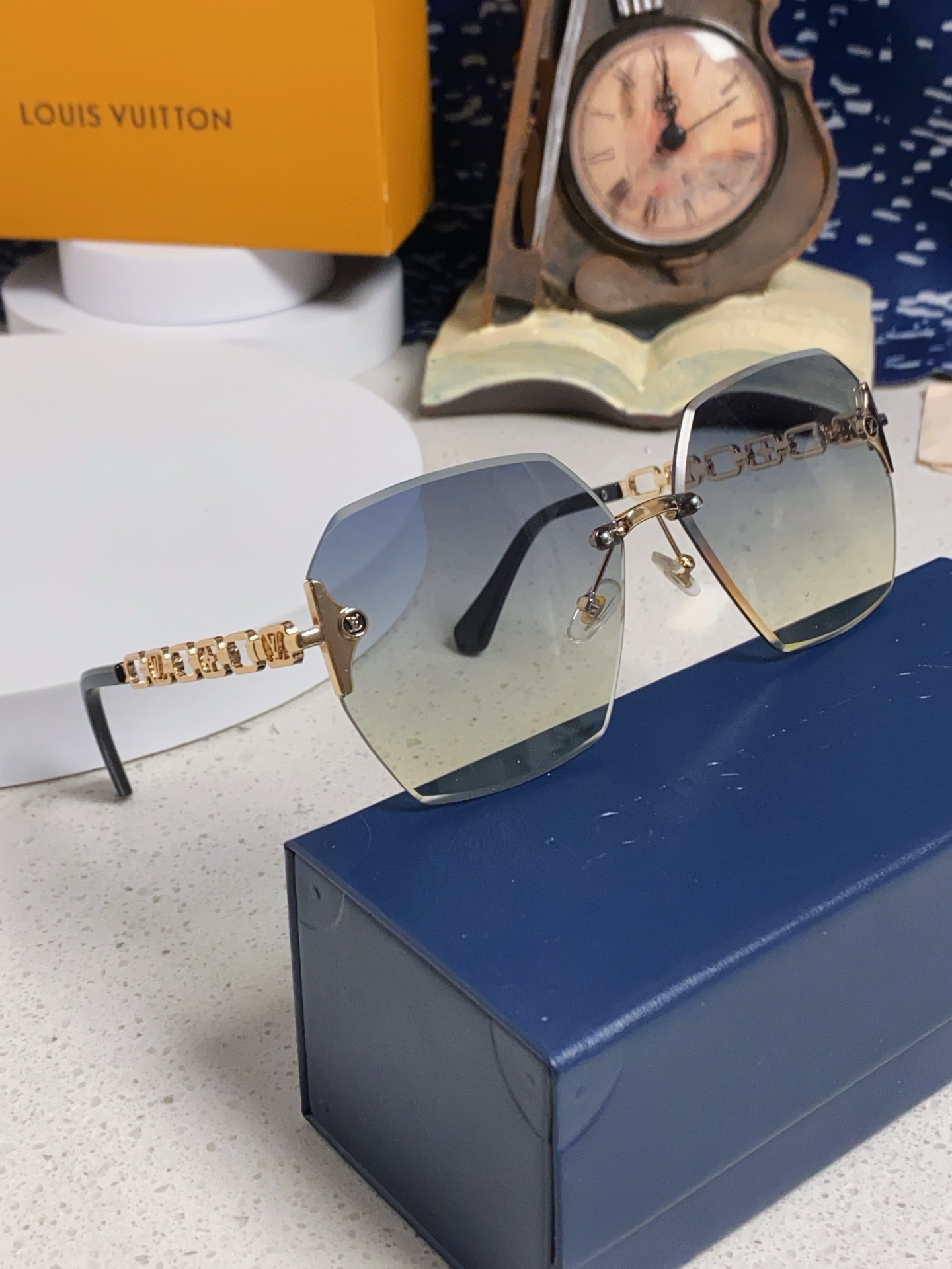  Louis Vuitton 路易威登 2025新款Lv复古切边渐变风时尚太阳镜女大框潮防紫外线 男女通