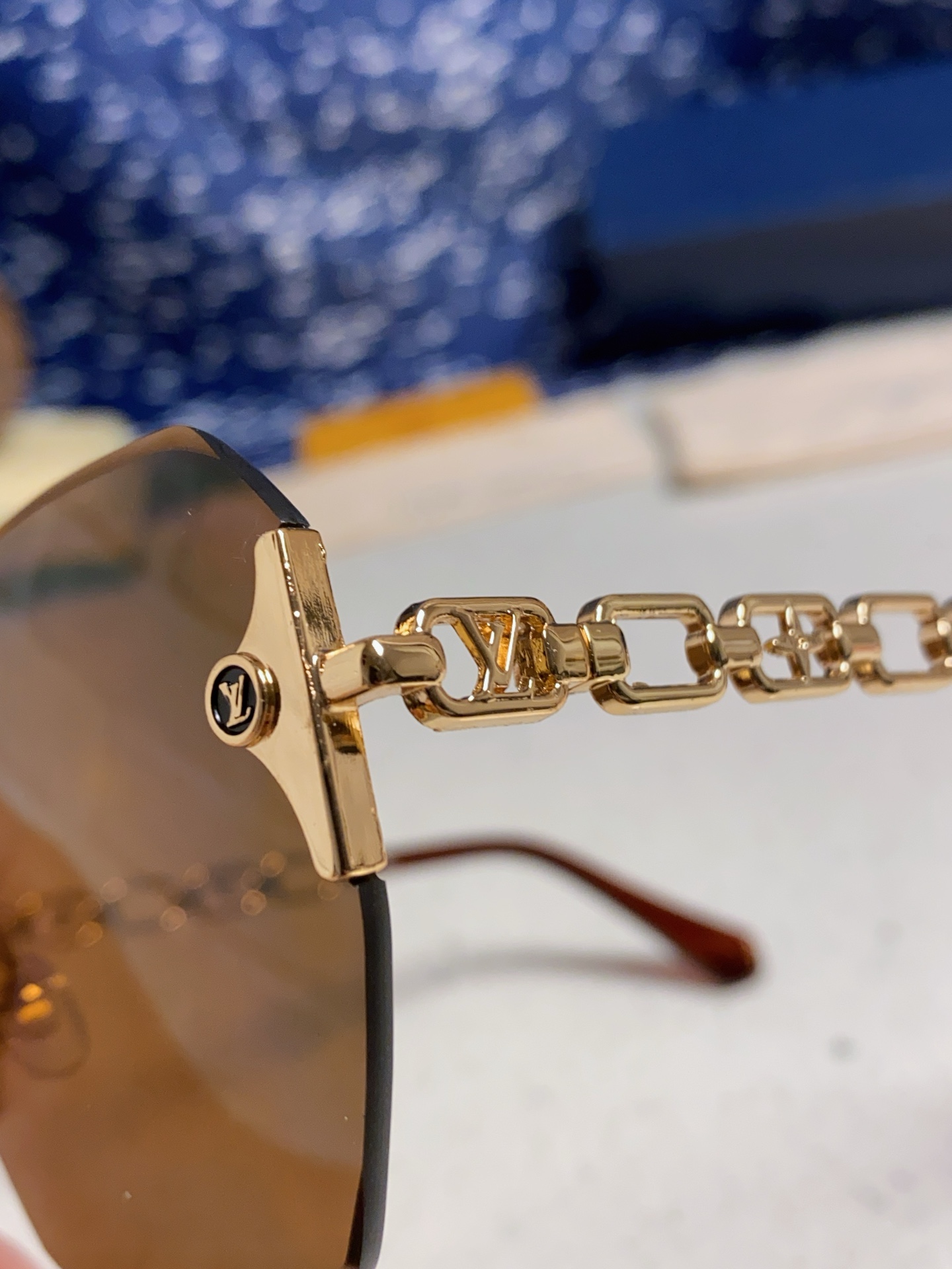 Louis Vuitton 路易威登 2025新款Lv复古切边渐变风时尚太阳镜女大框潮防紫外线 男女通