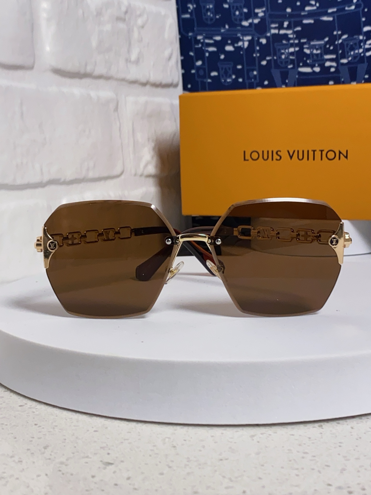  Louis Vuitton 路易威登 2025新款Lv复古切边渐变风时尚太阳镜女大框潮防紫外线 男女通