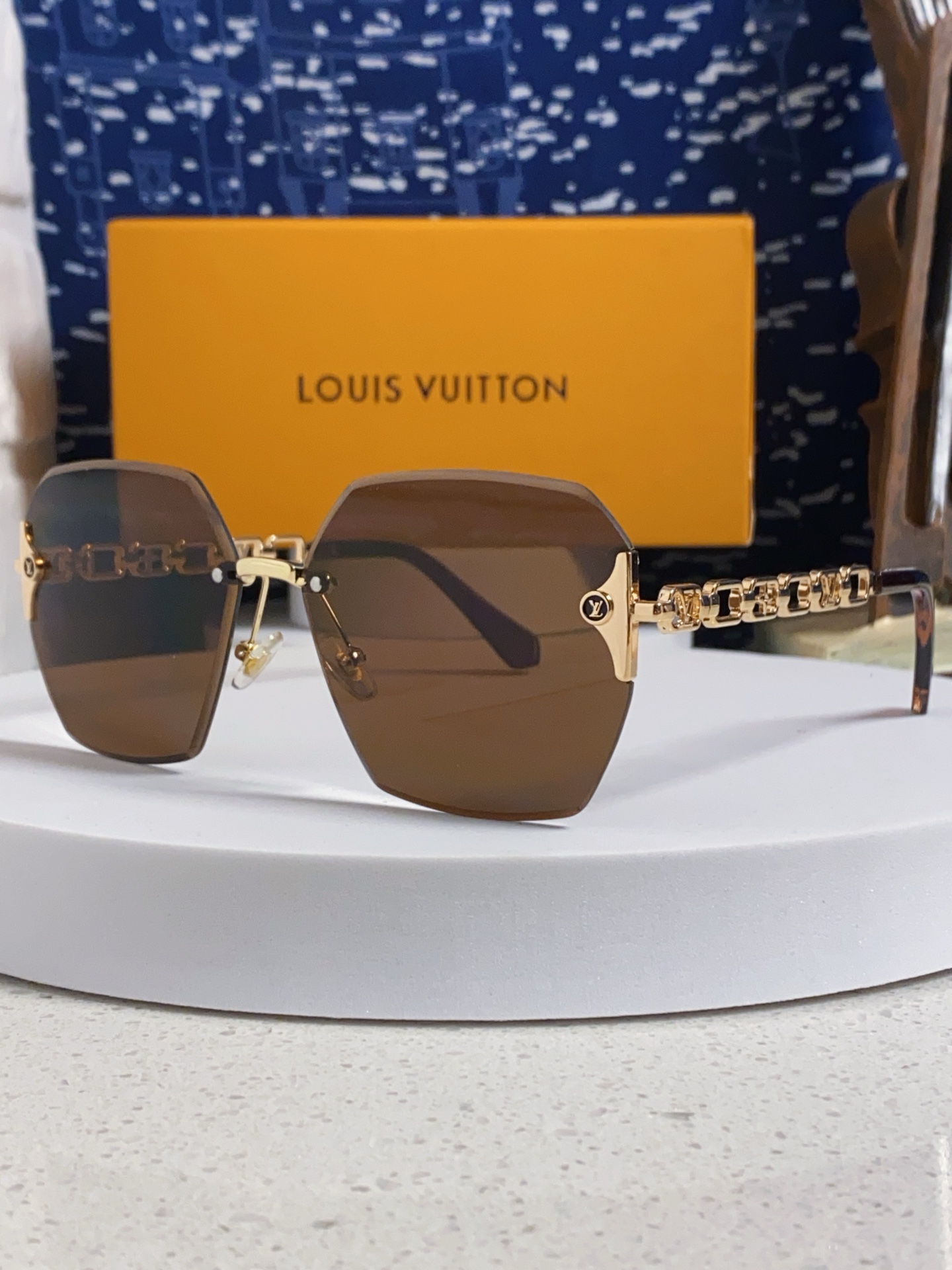  Louis Vuitton 路易威登 2025新款Lv复古切边渐变风时尚太阳镜女大框潮防紫外线 男女通
