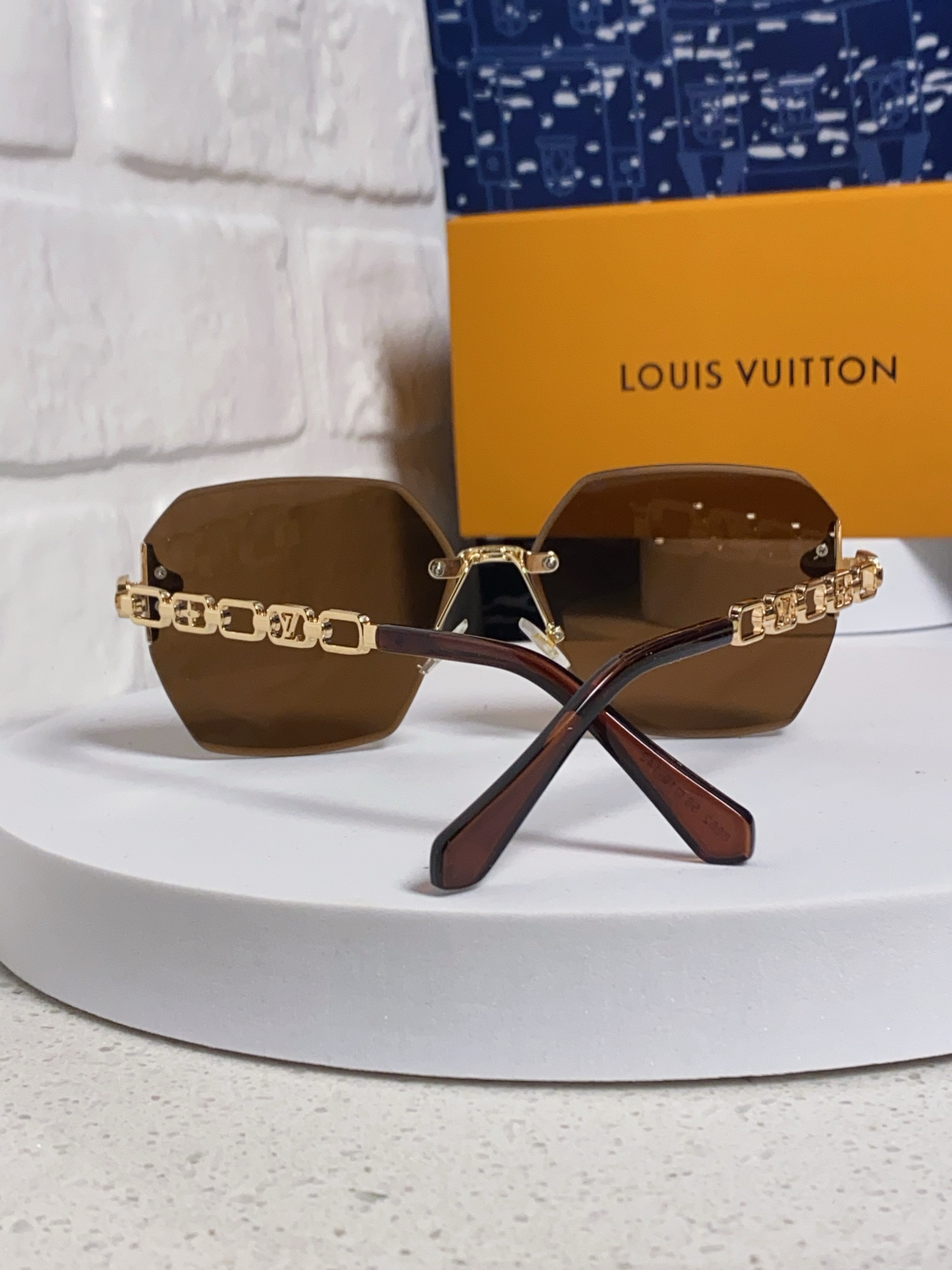  Louis Vuitton 路易威登 2025新款Lv复古切边渐变风时尚太阳镜女大框潮防紫外线 男女通