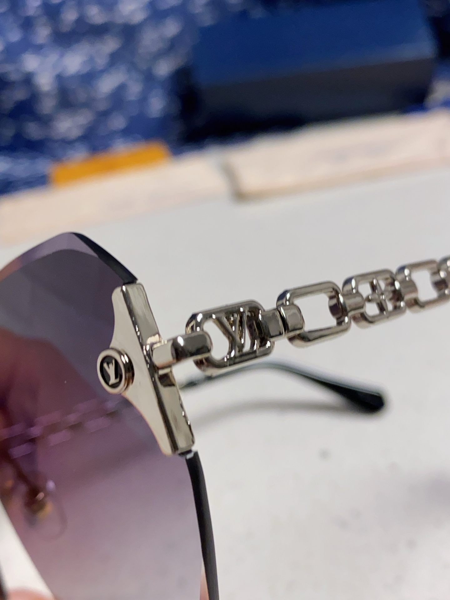  Louis Vuitton 路易威登 2025新款Lv复古切边渐变风时尚太阳镜女大框潮防紫外线 男女通