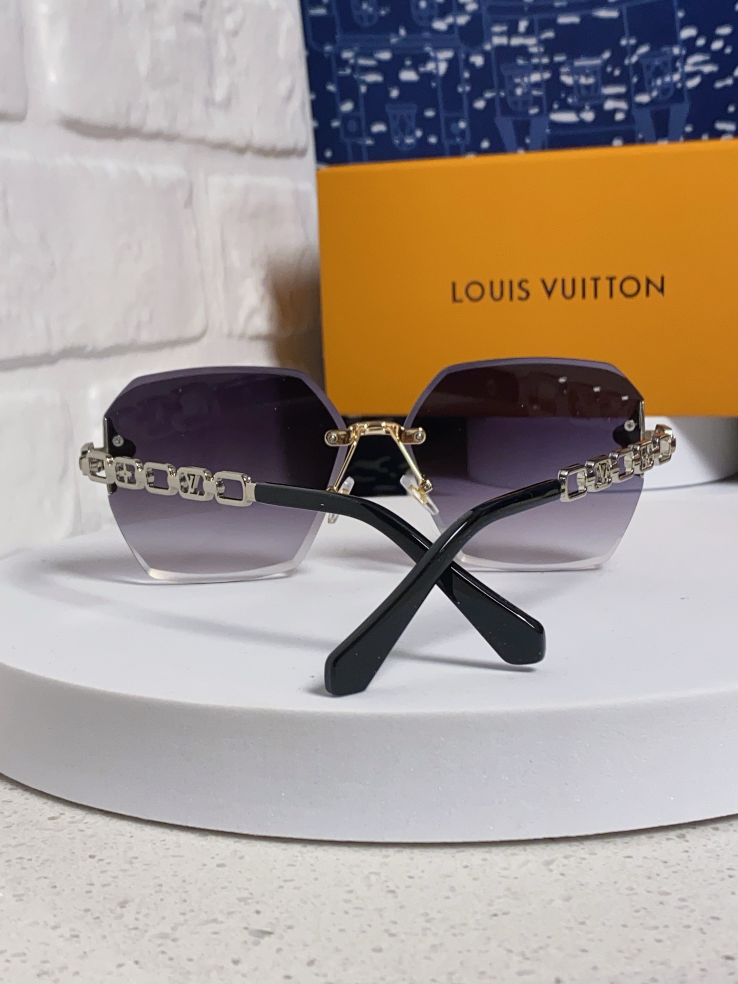  Louis Vuitton 路易威登 2025新款Lv复古切边渐变风时尚太阳镜女大框潮防紫外线 男女通