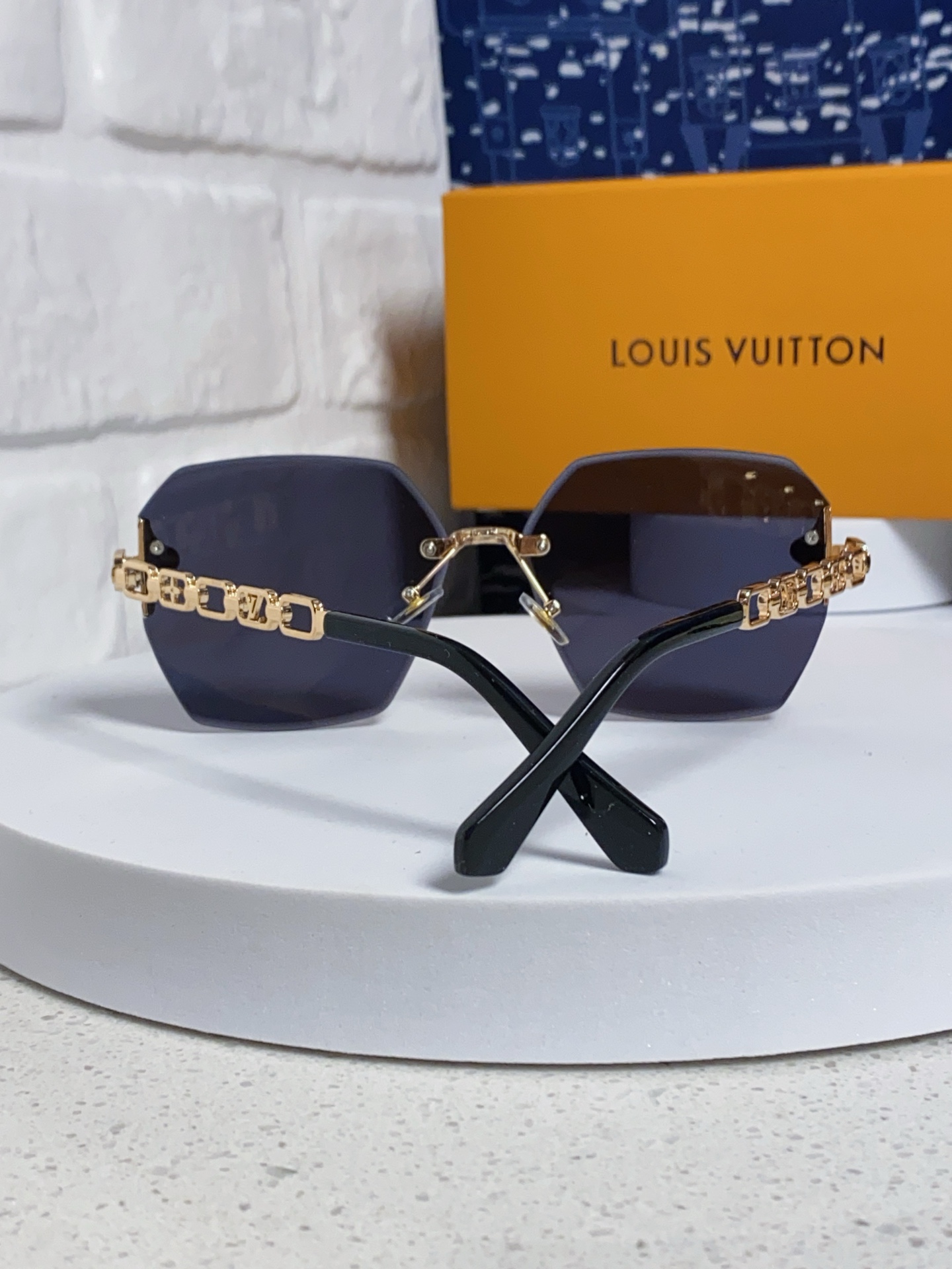  Louis Vuitton 路易威登 2025新款Lv复古切边渐变风时尚太阳镜女大框潮防紫外线 男女通