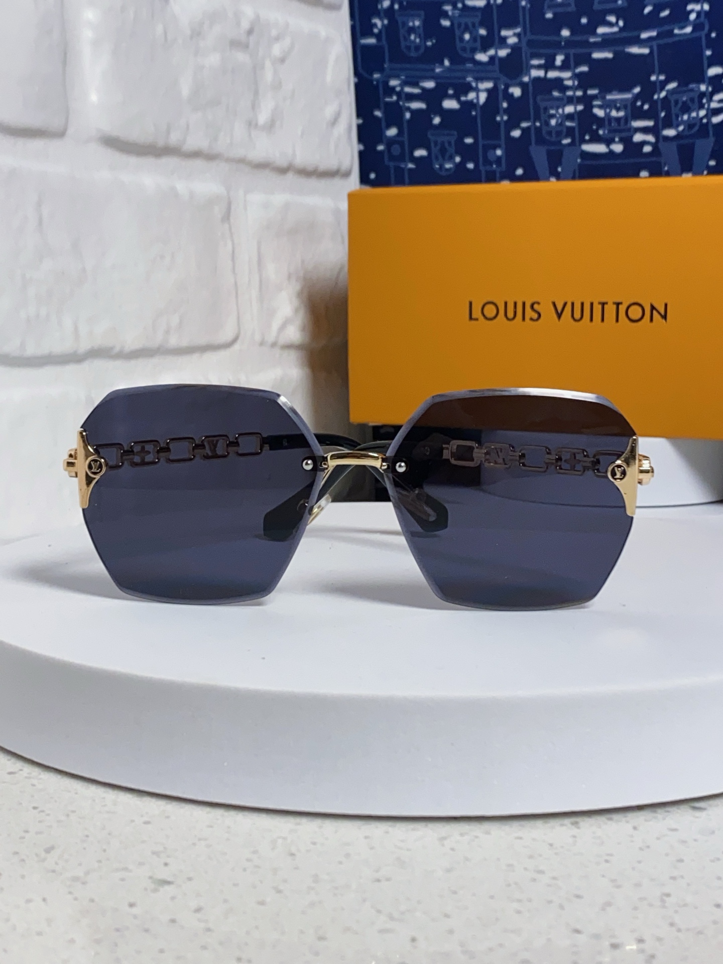  Louis Vuitton 路易威登 2025新款Lv复古切边渐变风时尚太阳镜女大框潮防紫外线 男女通