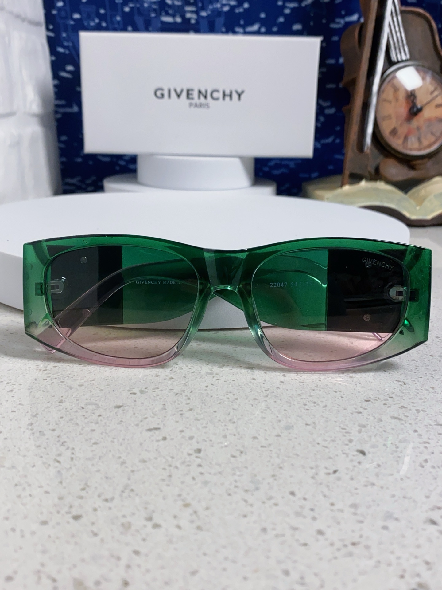  Givenchy纪梵希 2025新款复古椭圆墨镜女款偏光方圆脸太阳眼镜防紫外线凹造型