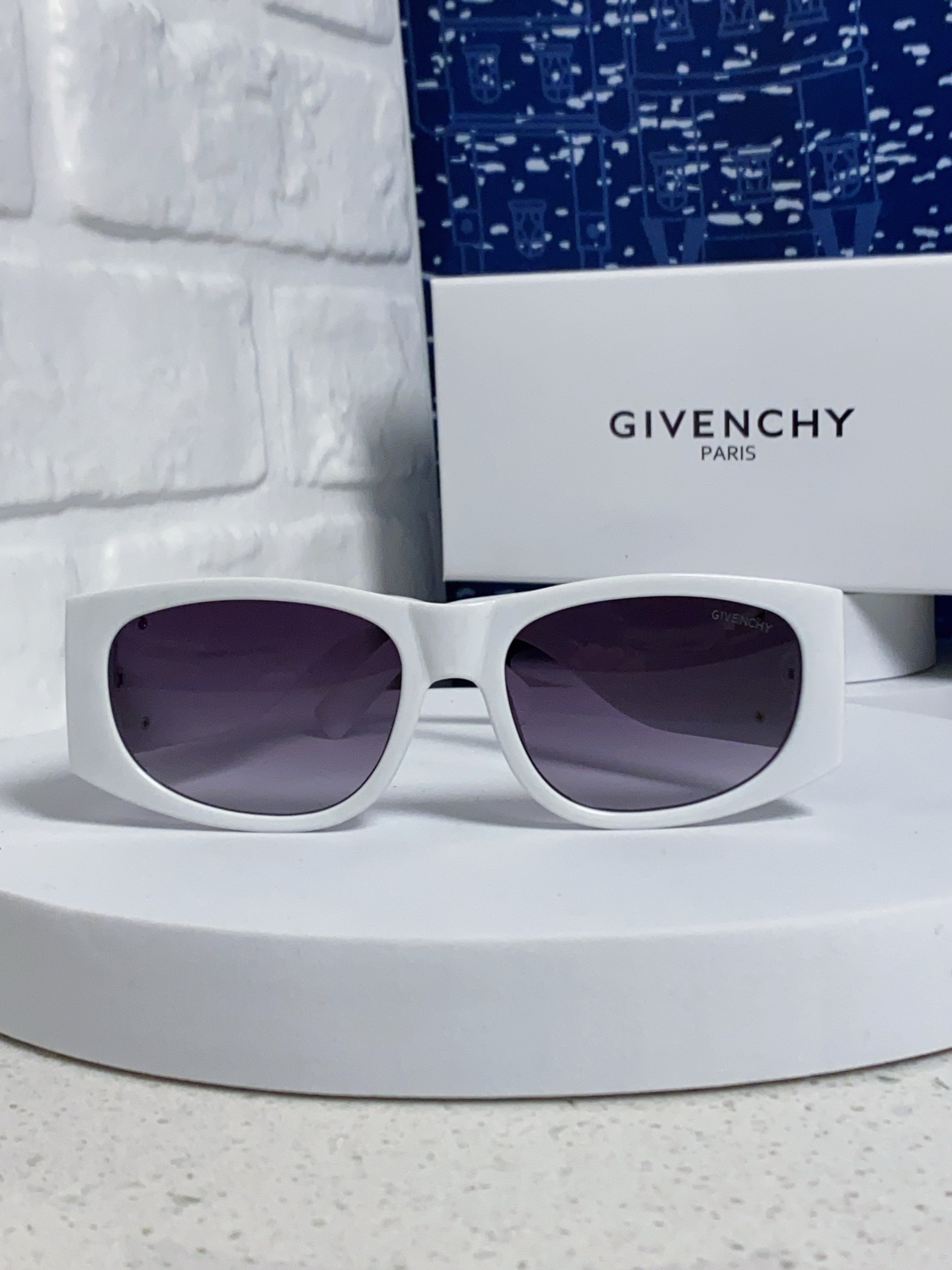  Givenchy纪梵希 2025新款复古椭圆墨镜女款偏光方圆脸太阳眼镜防紫外线凹造型
