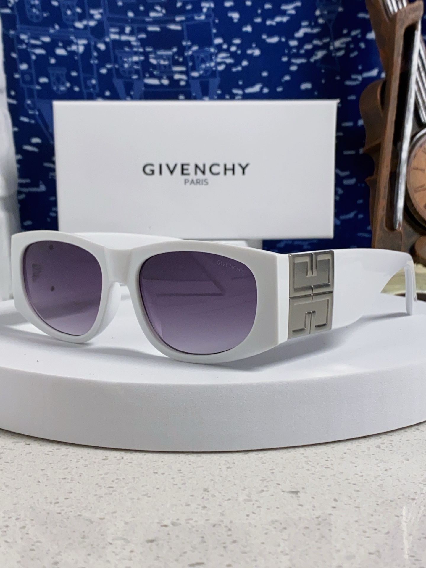  Givenchy纪梵希 2025新款复古椭圆墨镜女款偏光方圆脸太阳眼镜防紫外线凹造型