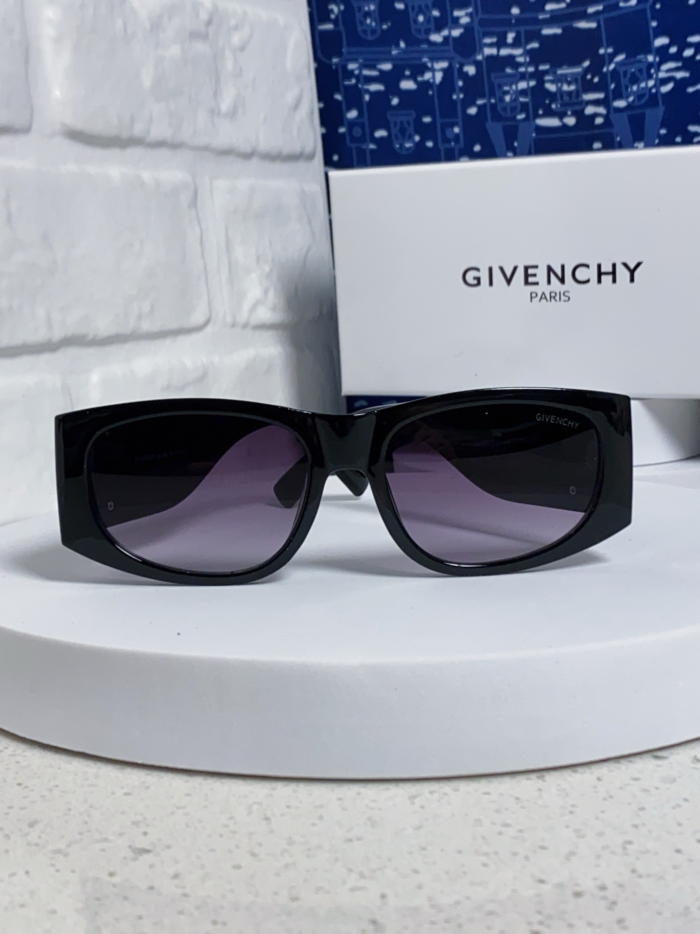  Givenchy纪梵希 2025新款复古椭圆墨镜女款偏光方圆脸太阳眼镜防紫外线凹造型
