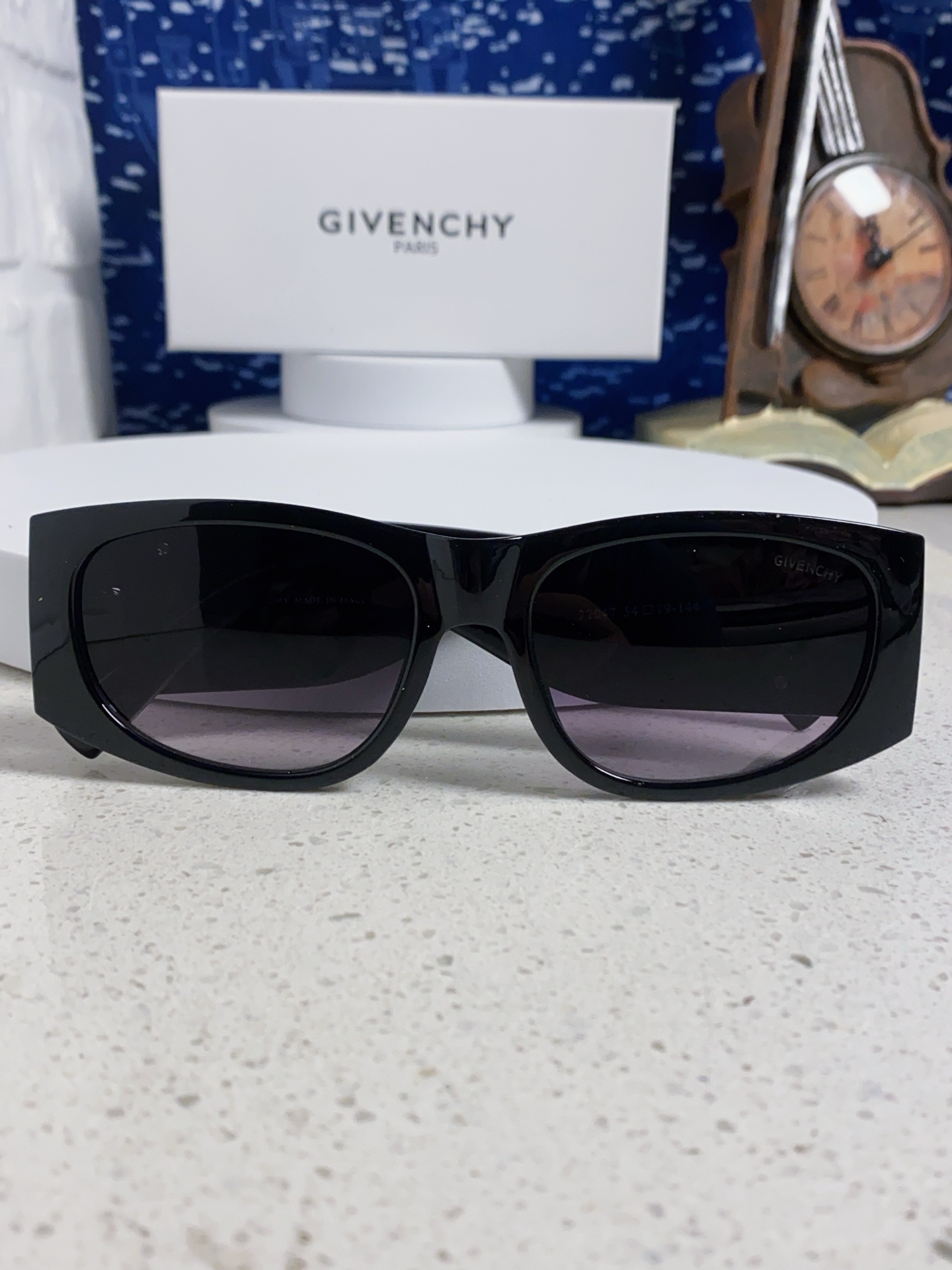  Givenchy纪梵希 2025新款复古椭圆墨镜女款偏光方圆脸太阳眼镜防紫外线凹造型